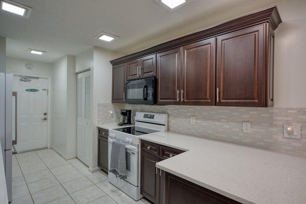 888 Ne Maranta Terrado Property Photo 30