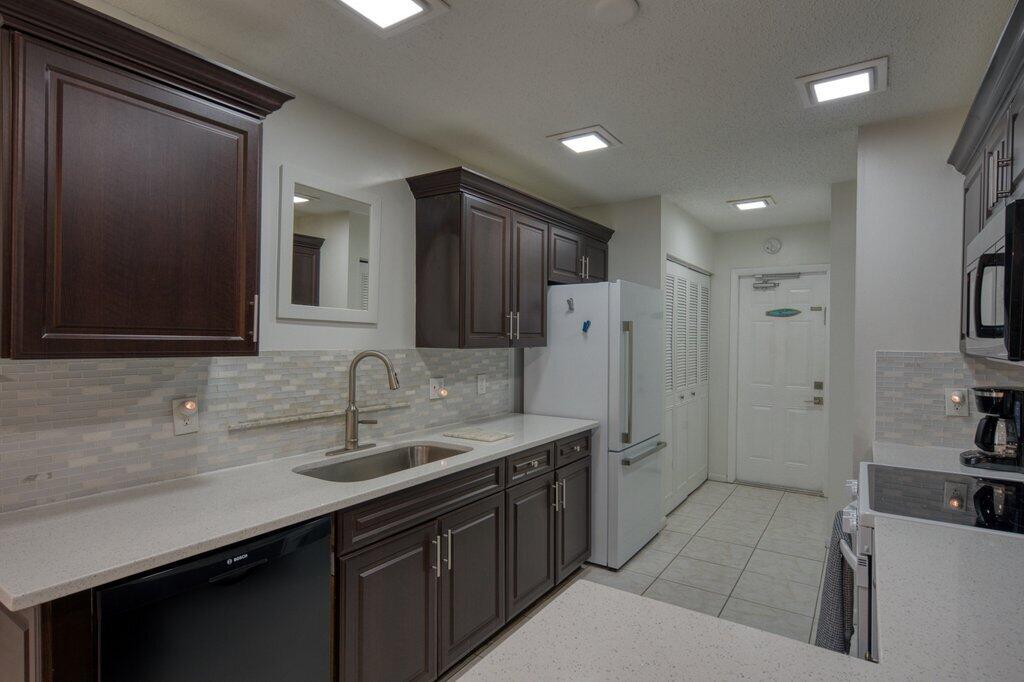 888 Ne Maranta Terrado Property Photo 31