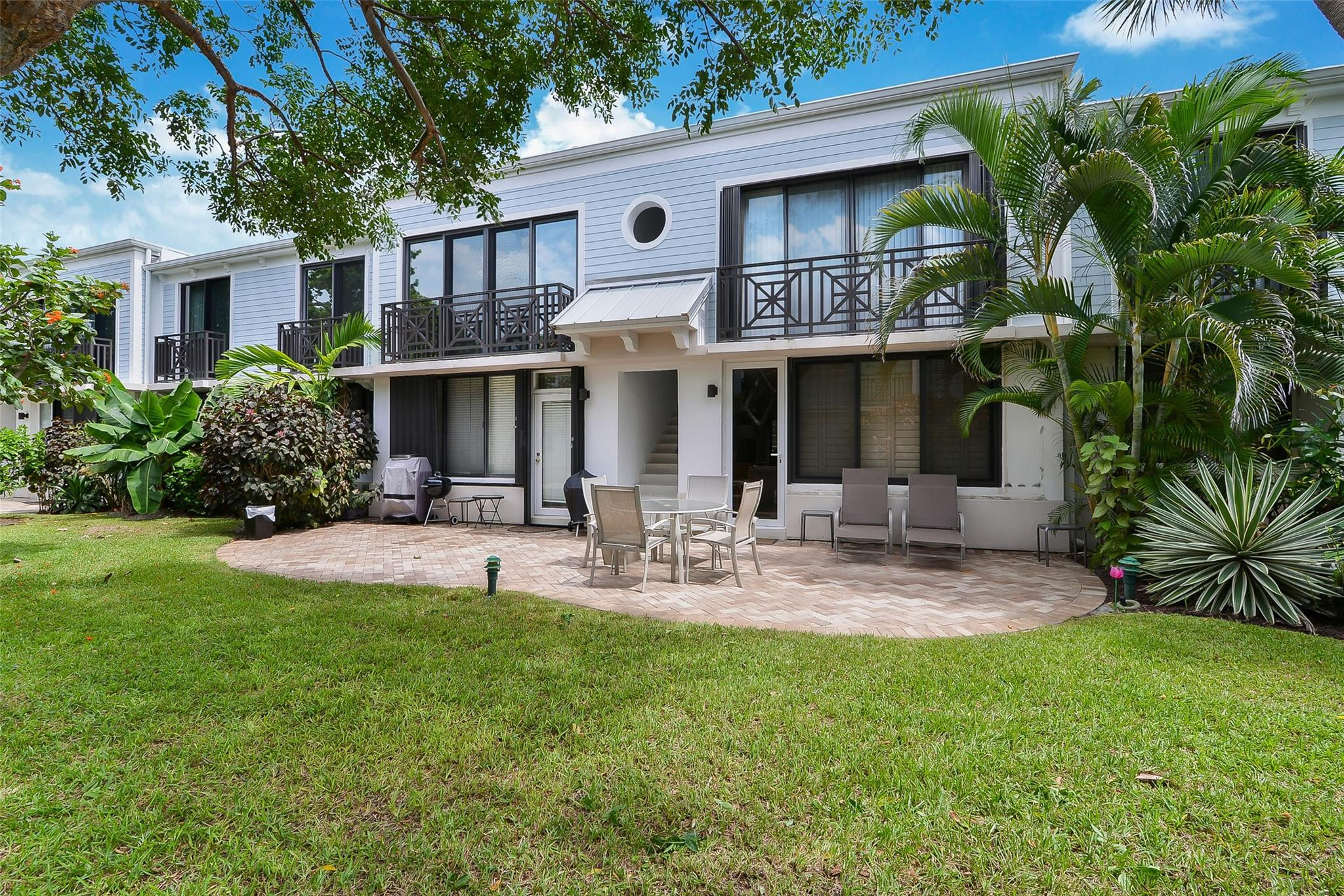 1630 S Ocean Lane 235 Property Photo 9