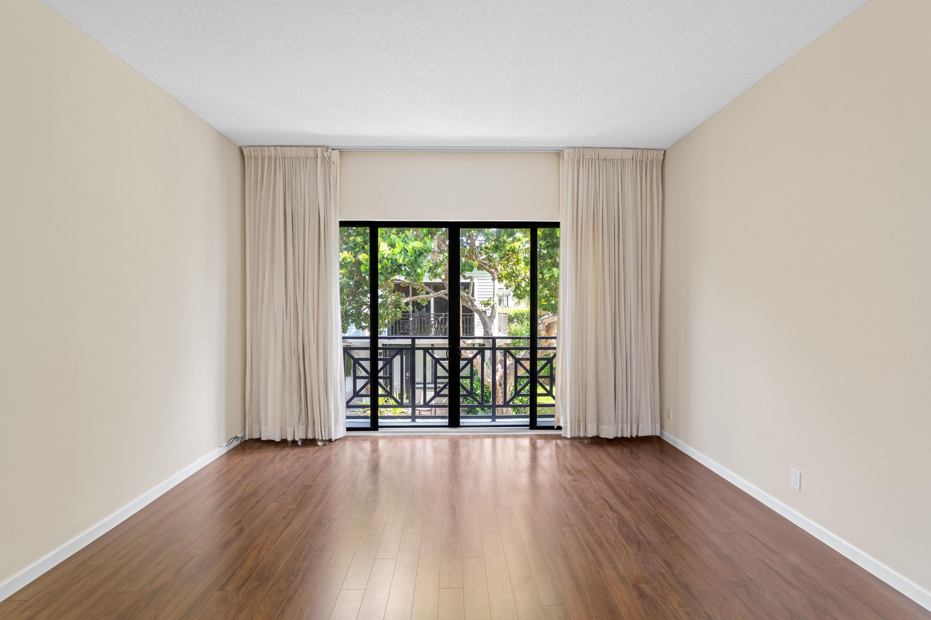 1630 S Ocean Lane 235 Property Photo 17