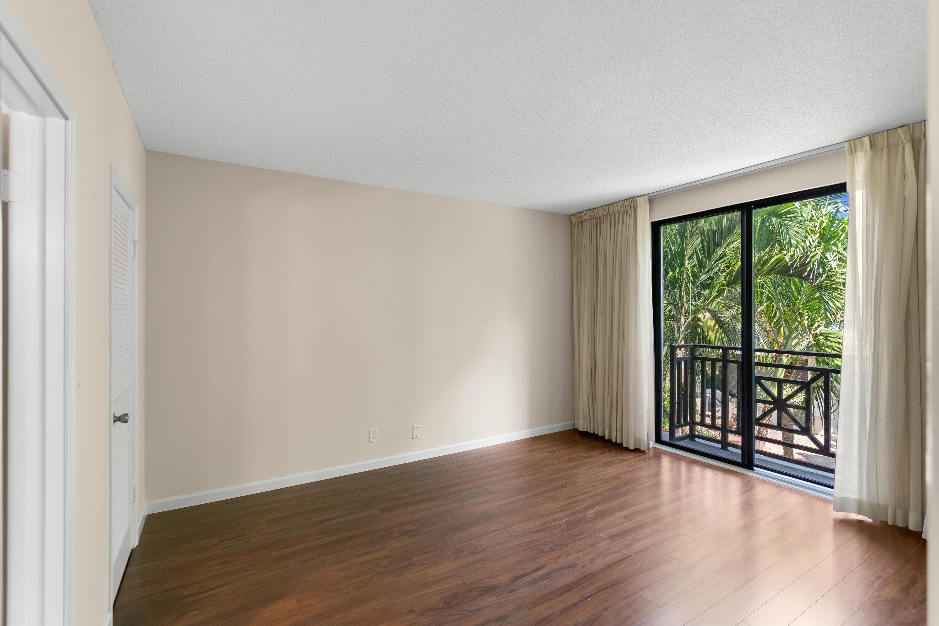 1630 S Ocean Lane 235 Property Photo 29