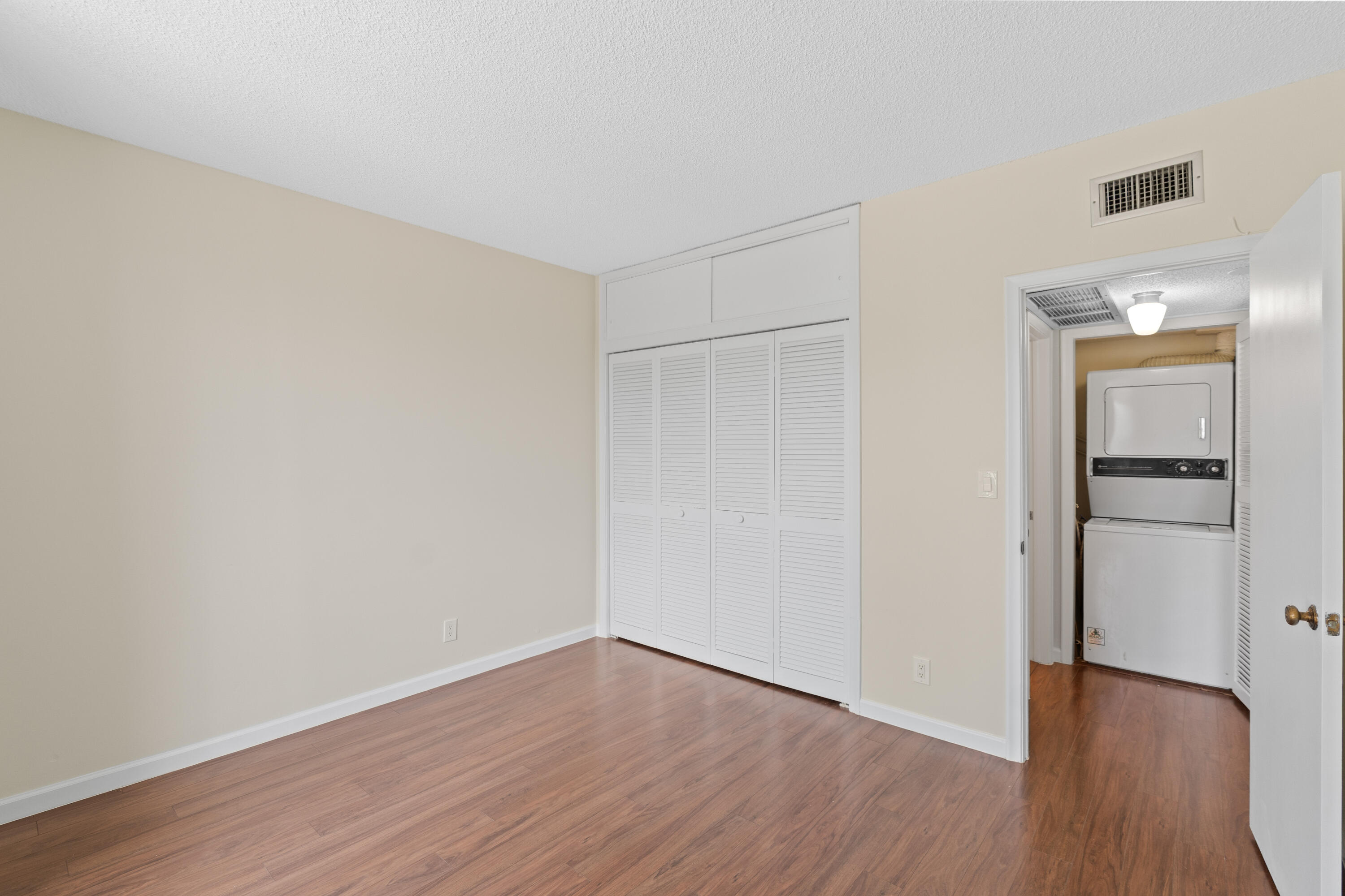 1630 S Ocean Lane 235 Property Photo 30
