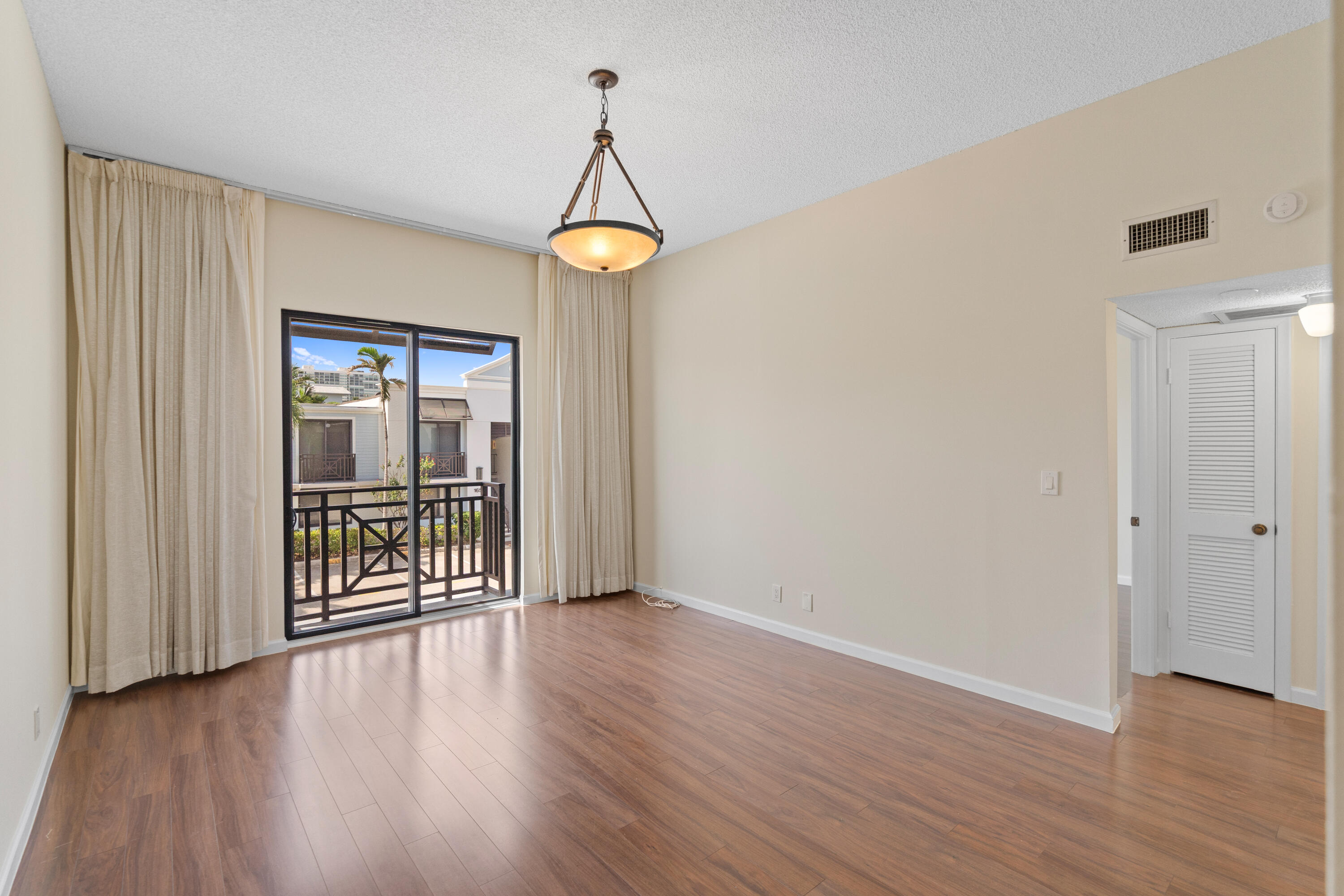 1630 S Ocean Lane 235 Property Photo 33