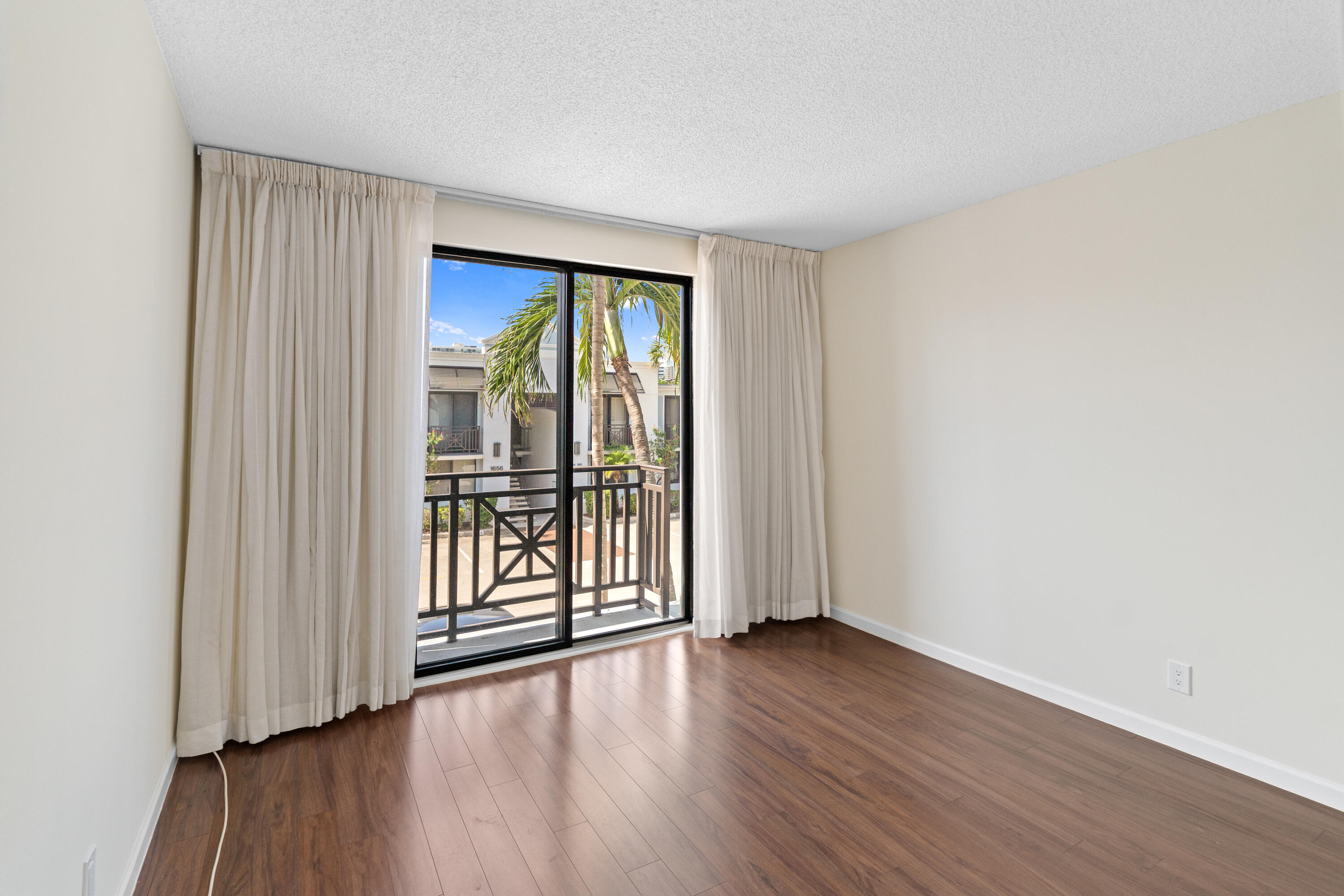 1630 S Ocean Lane 235 Property Photo 36