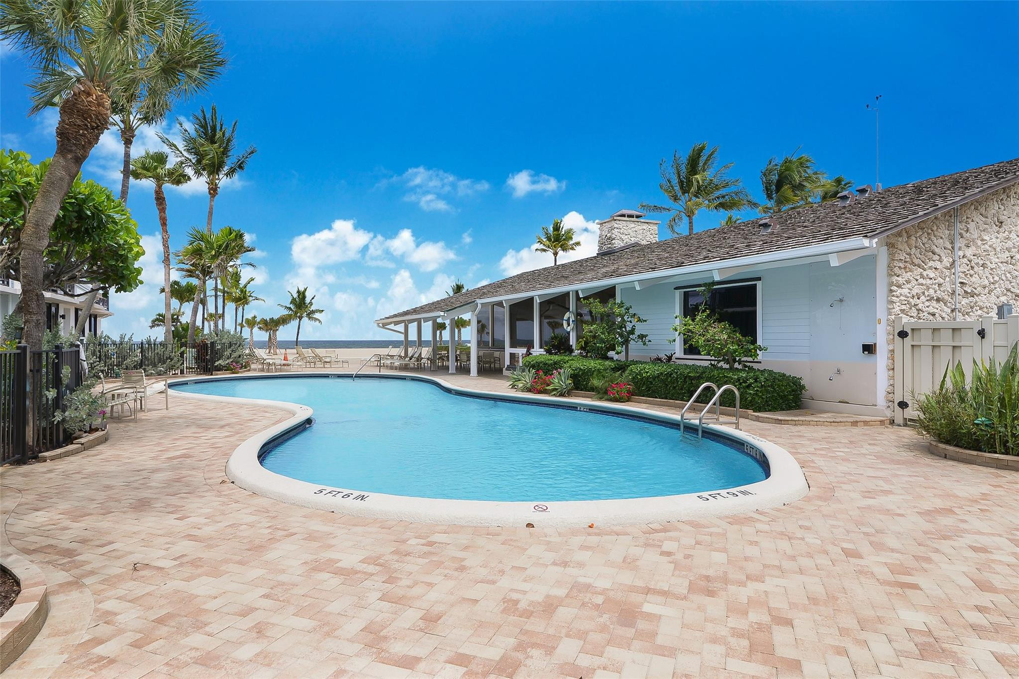 1630 S Ocean Lane 235 Property Photo 43