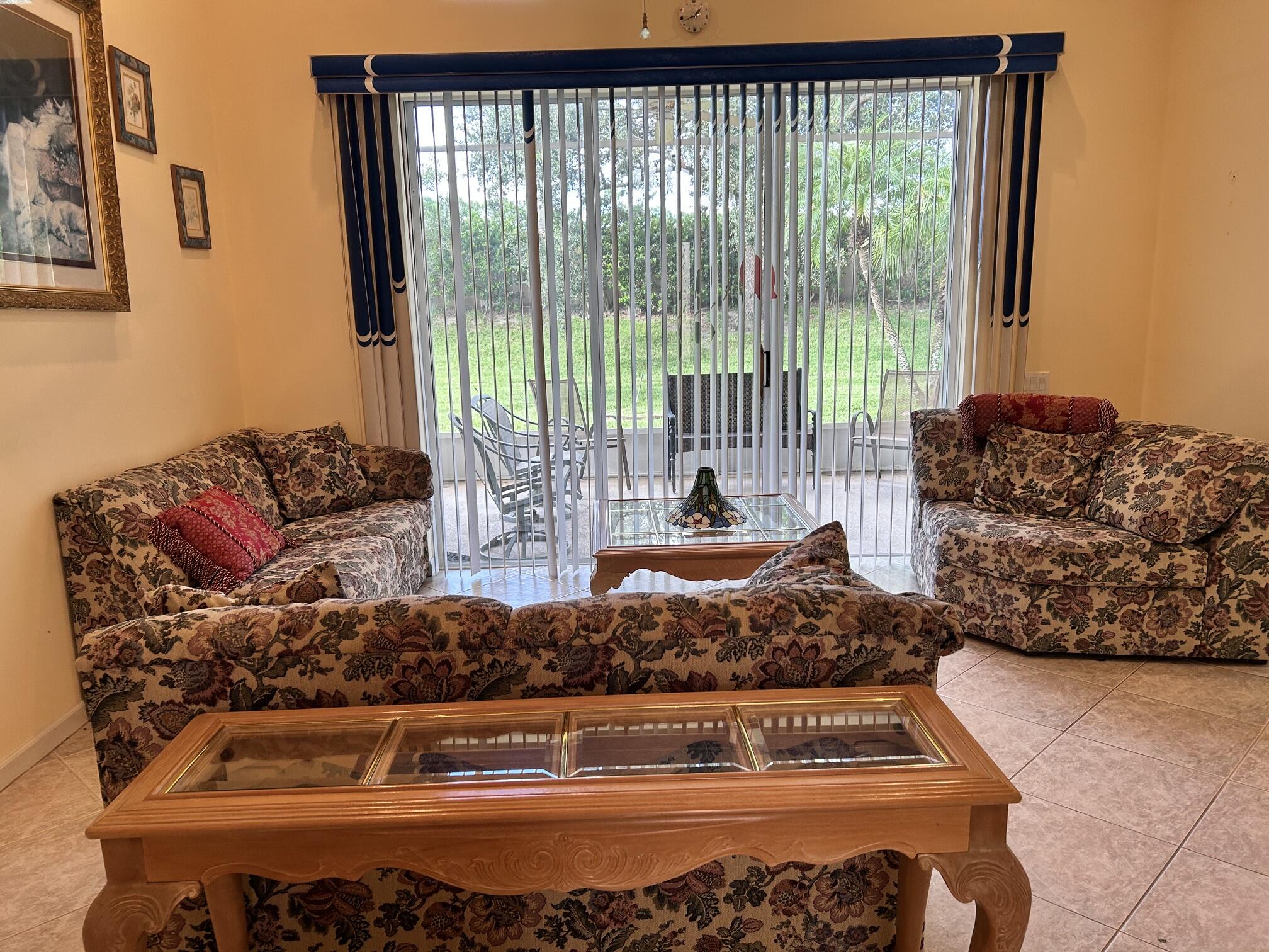 438 Sunview Way Property Photo 4