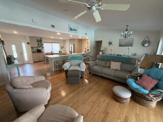 2373 Se Gillette Avenue Property Photo 6