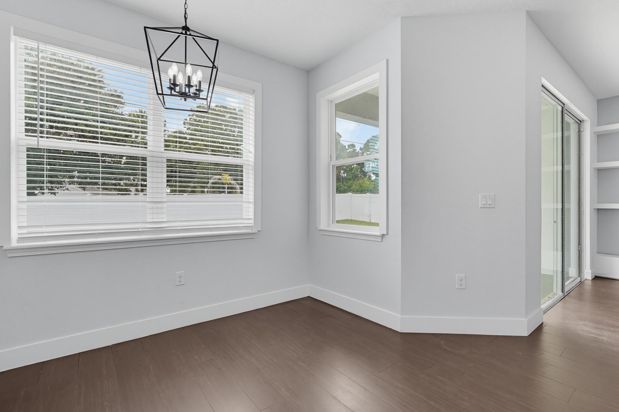 2384 Sw Salmon Road Property Photo 20