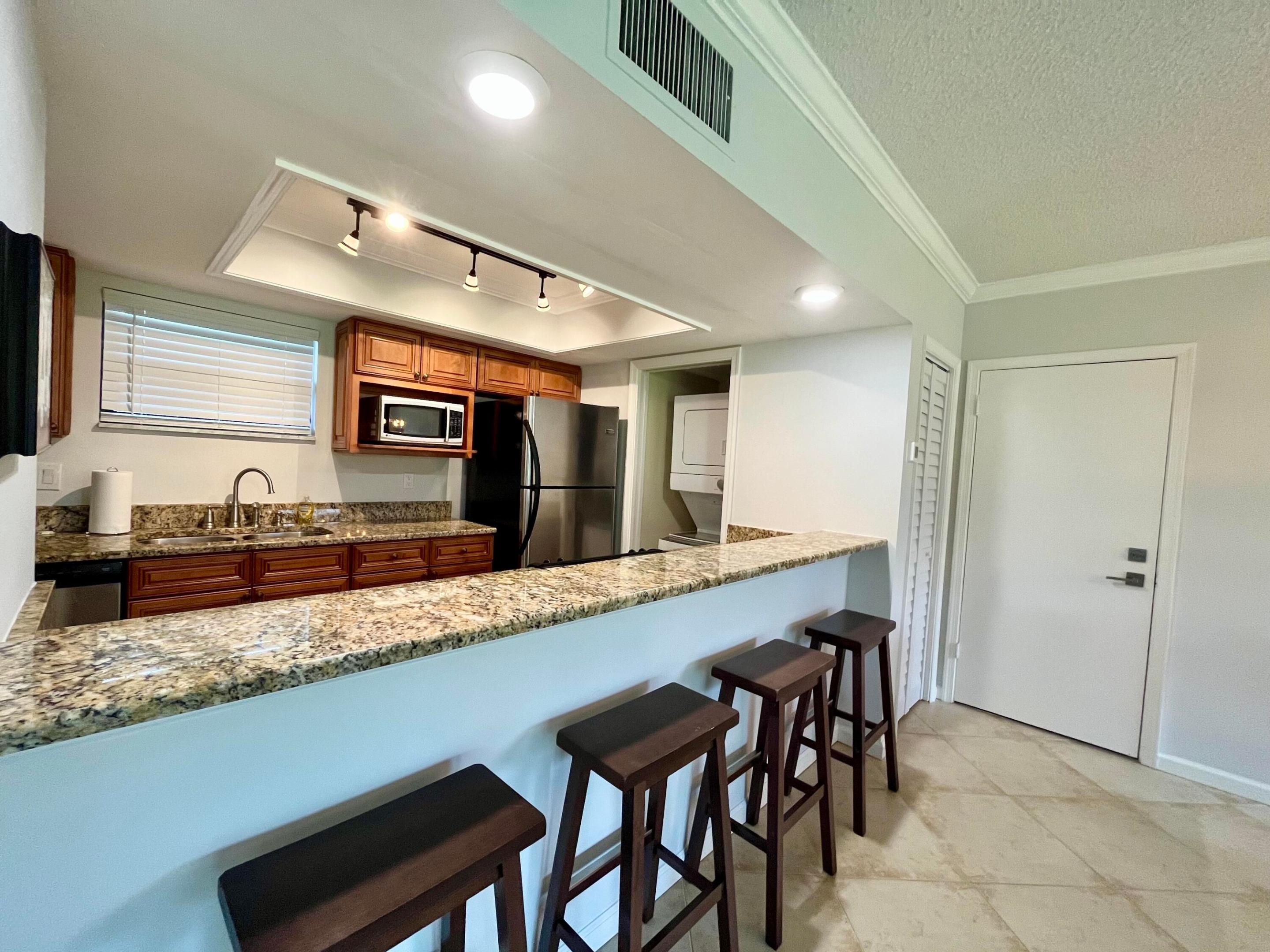 11863 Wimbledon Circle 401 Property Photo 8