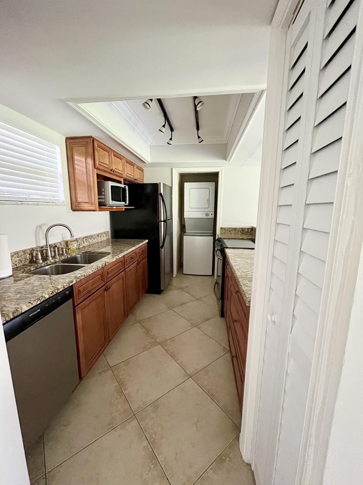 11863 Wimbledon Circle 401 Property Photo 9