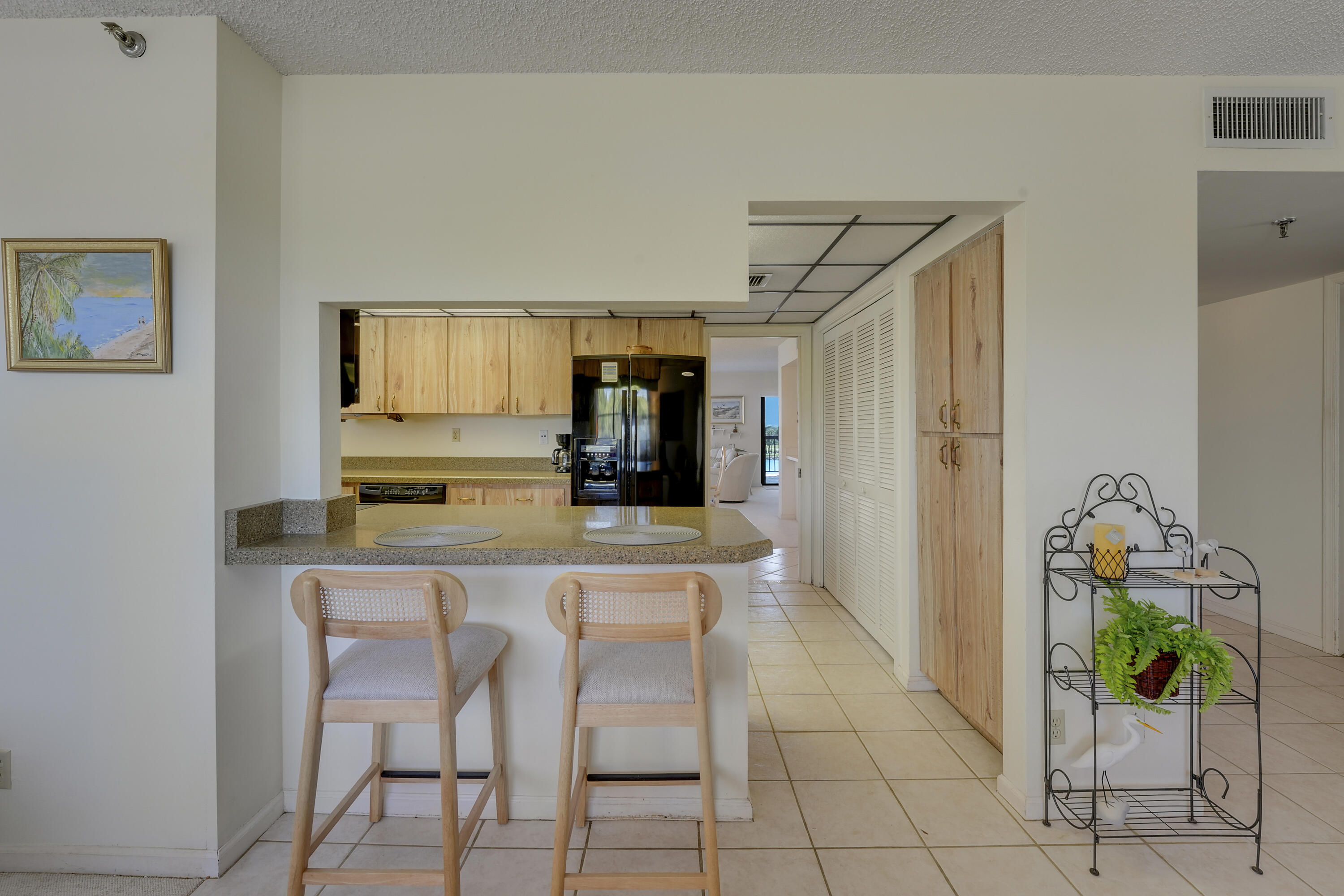 372 Golfview Road 403 Property Photo 19