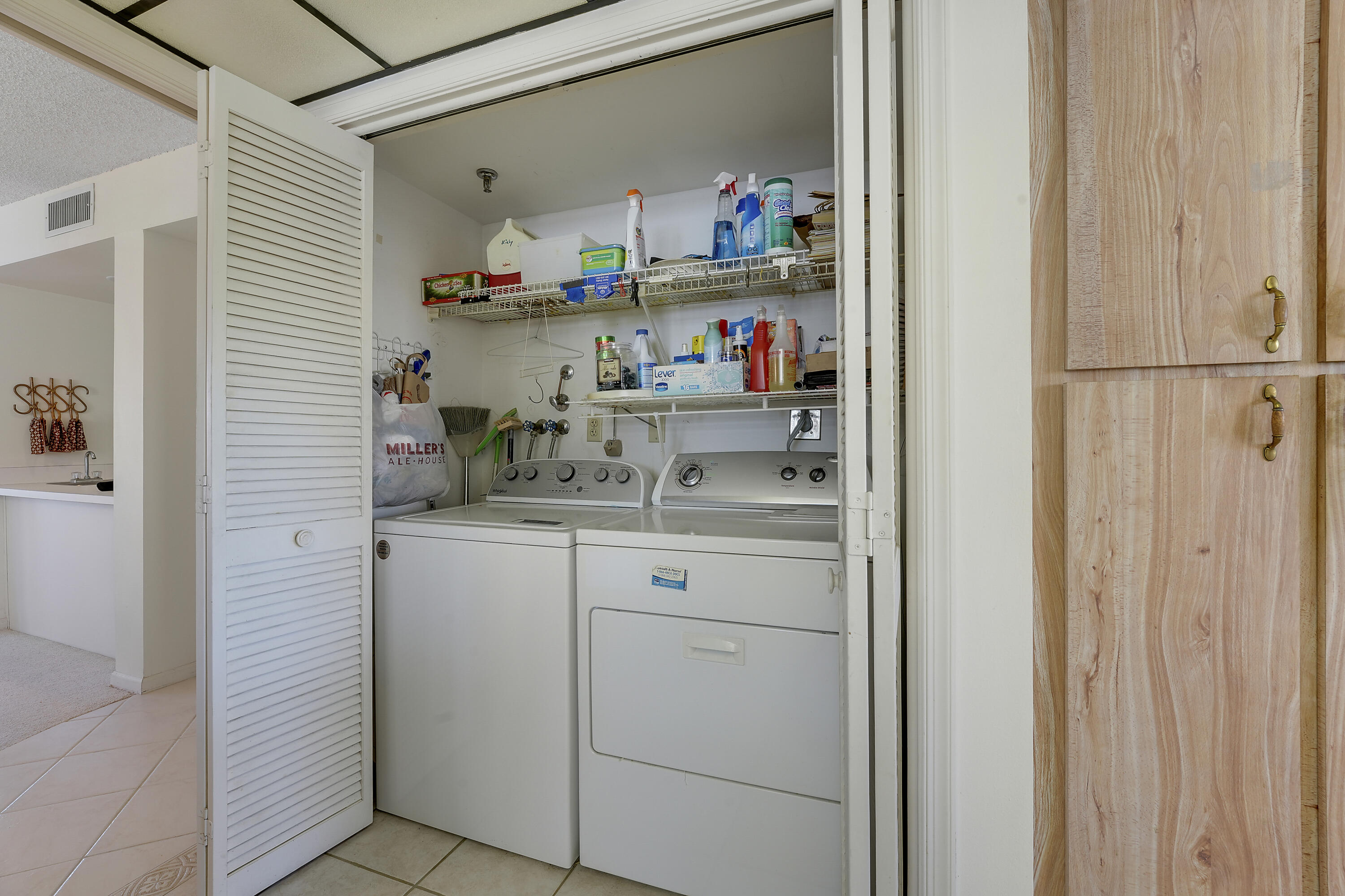 372 Golfview Road 403 Property Photo 23