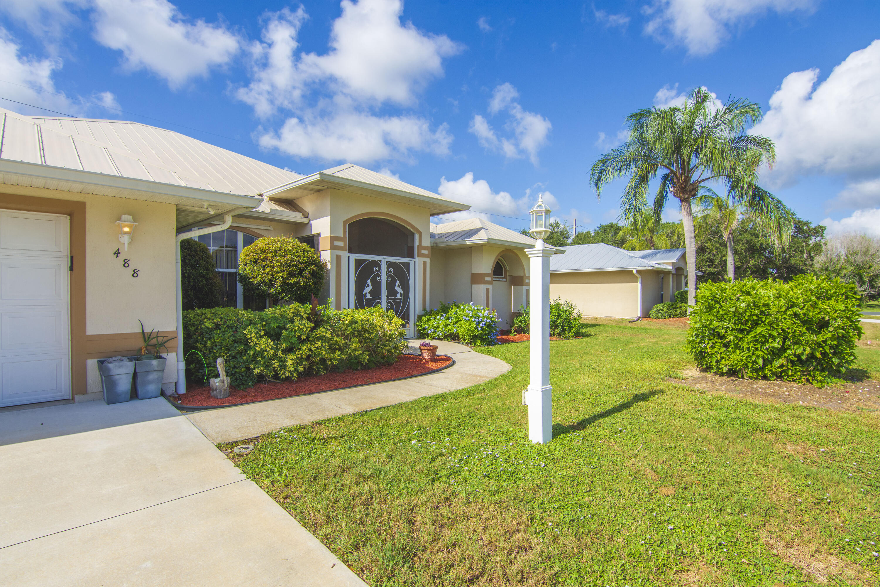 488 Arbor Street Property Photo 4