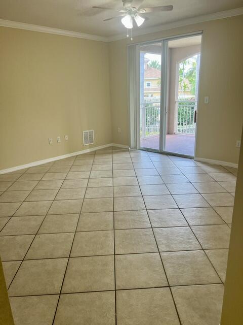 6426 Emerald Dunes Drive 206 Property Photo 4