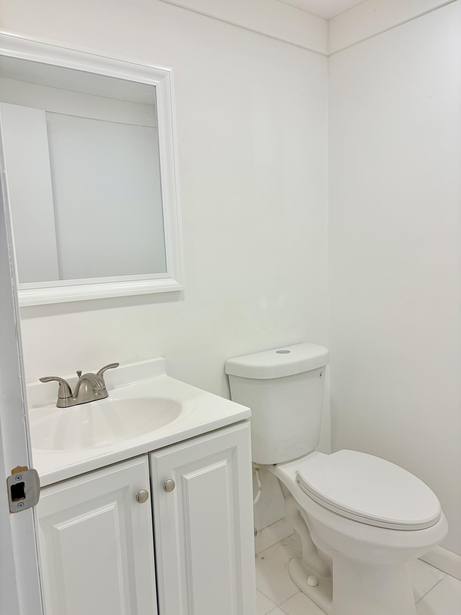 251 Flanders F Property Photo 5