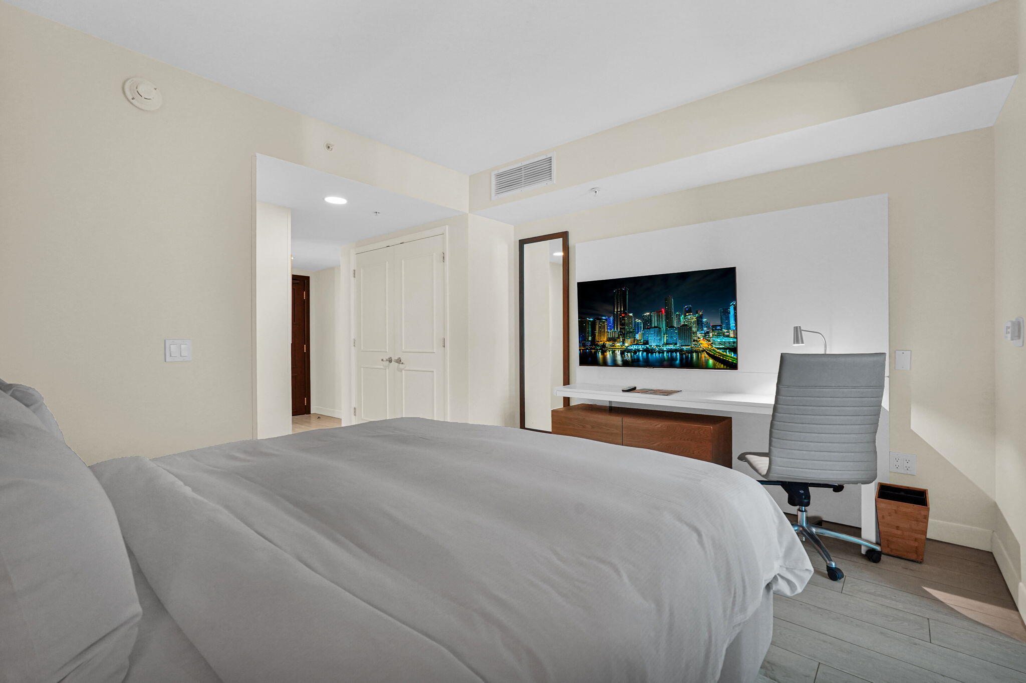 505 N Fort Lauderdale Beach Boulevard 1004 Property Photo 14