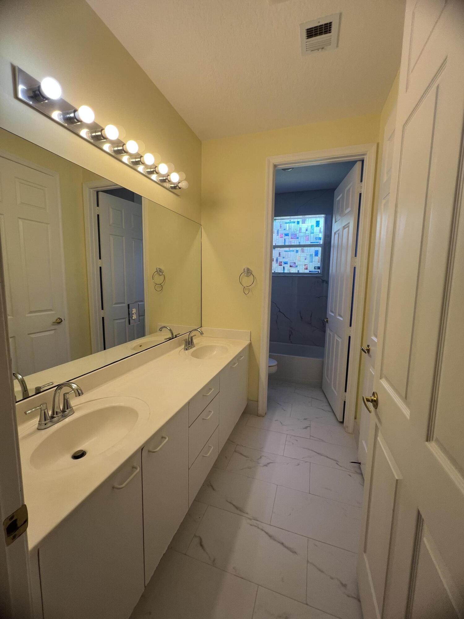 2621 Danforth Terrace Property Photo 15