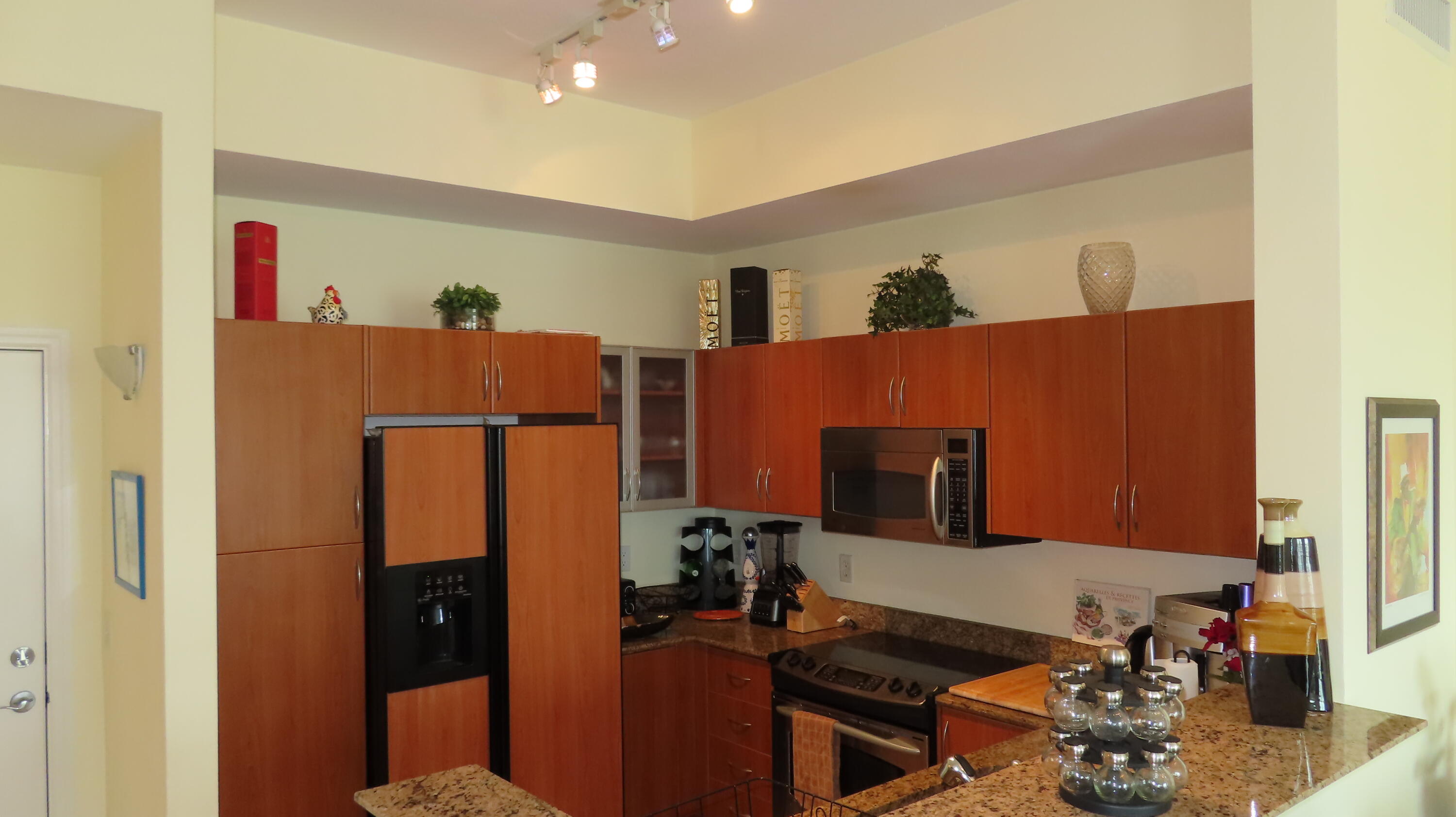 806 E Windward Way 604 Property Photo 5