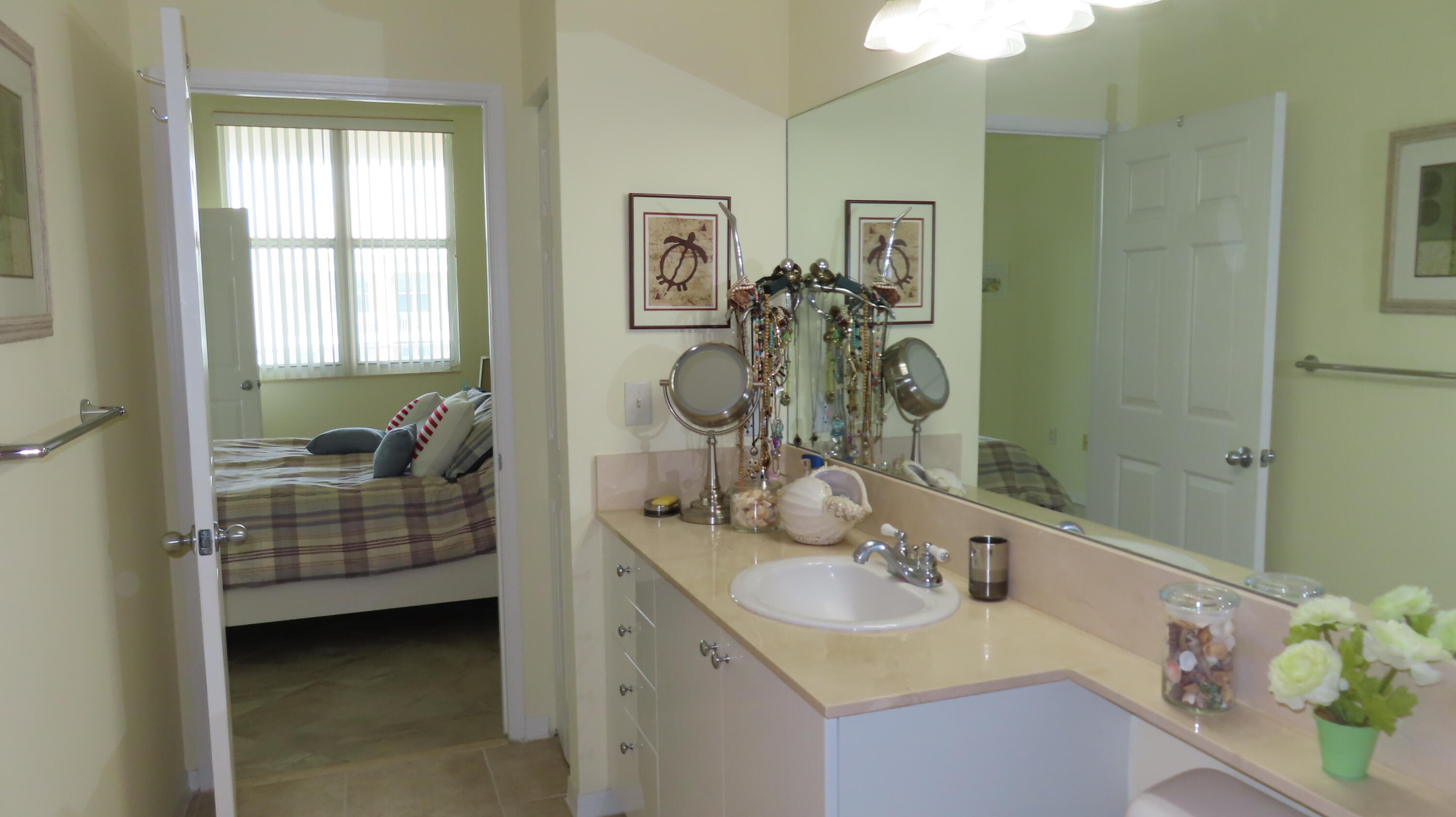 806 E Windward Way 604 Property Photo 11