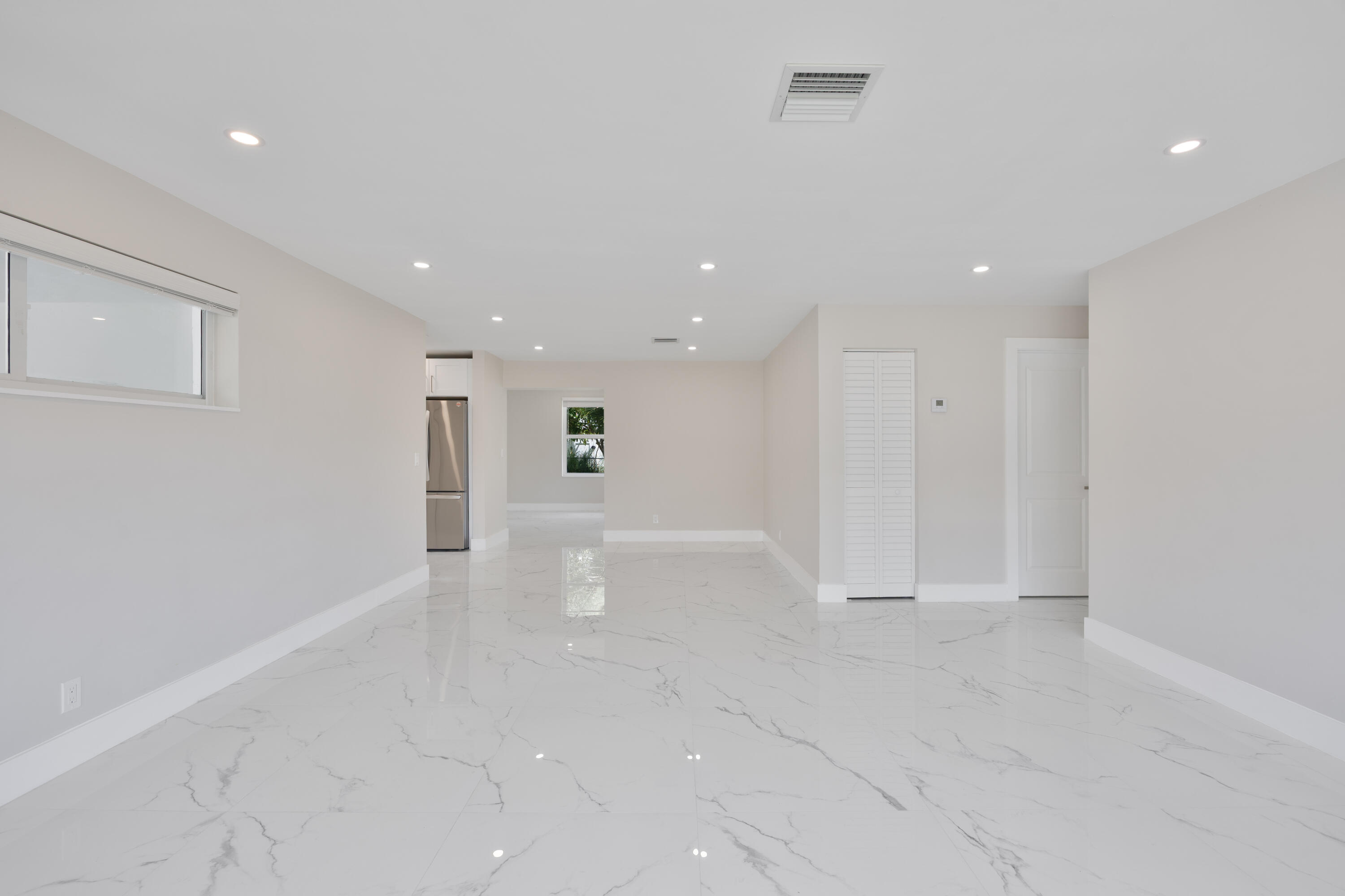 215 Evergreen Drive Property Photo 4