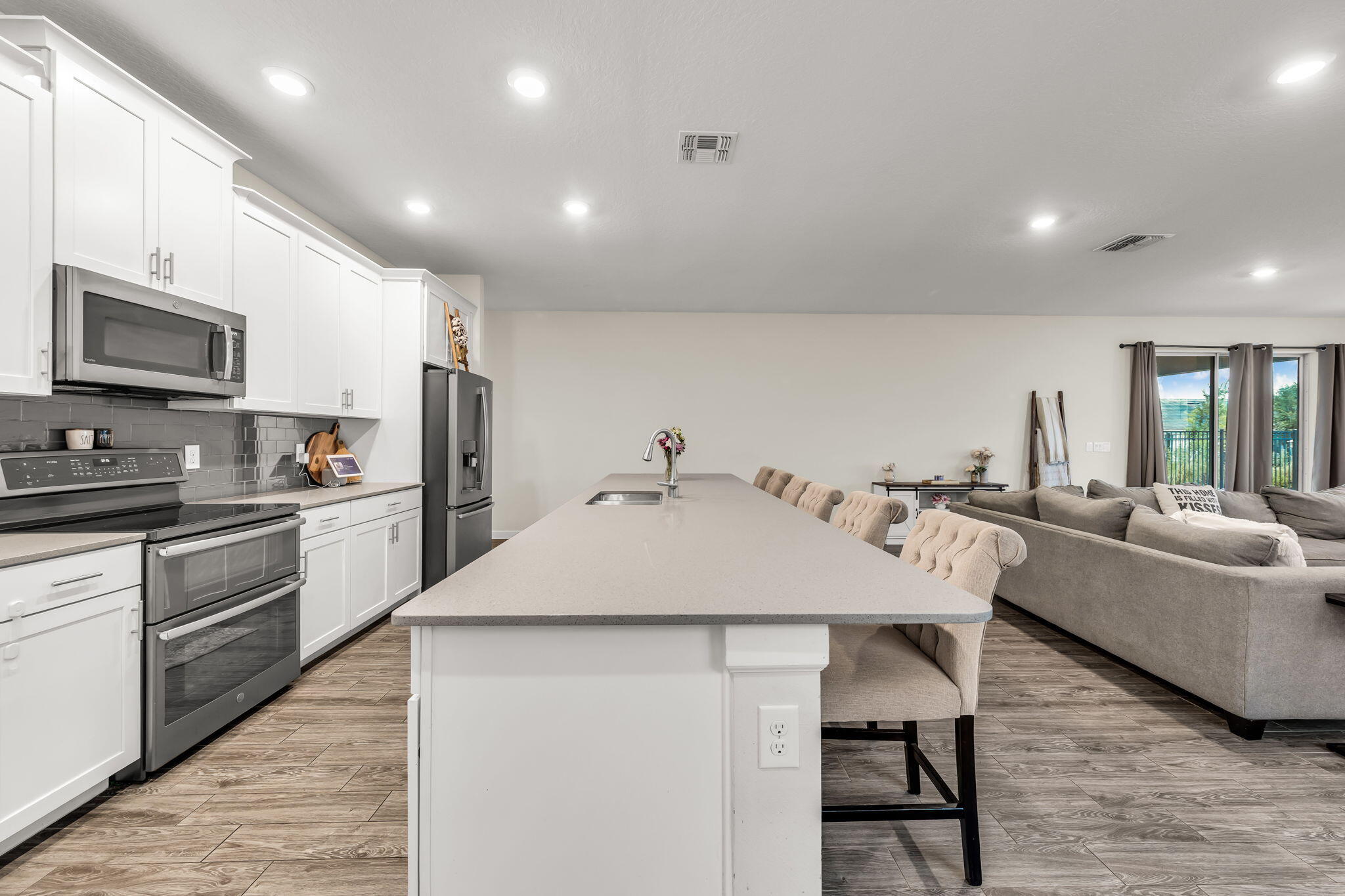 12175 Imaginary Way Property Photo 7
