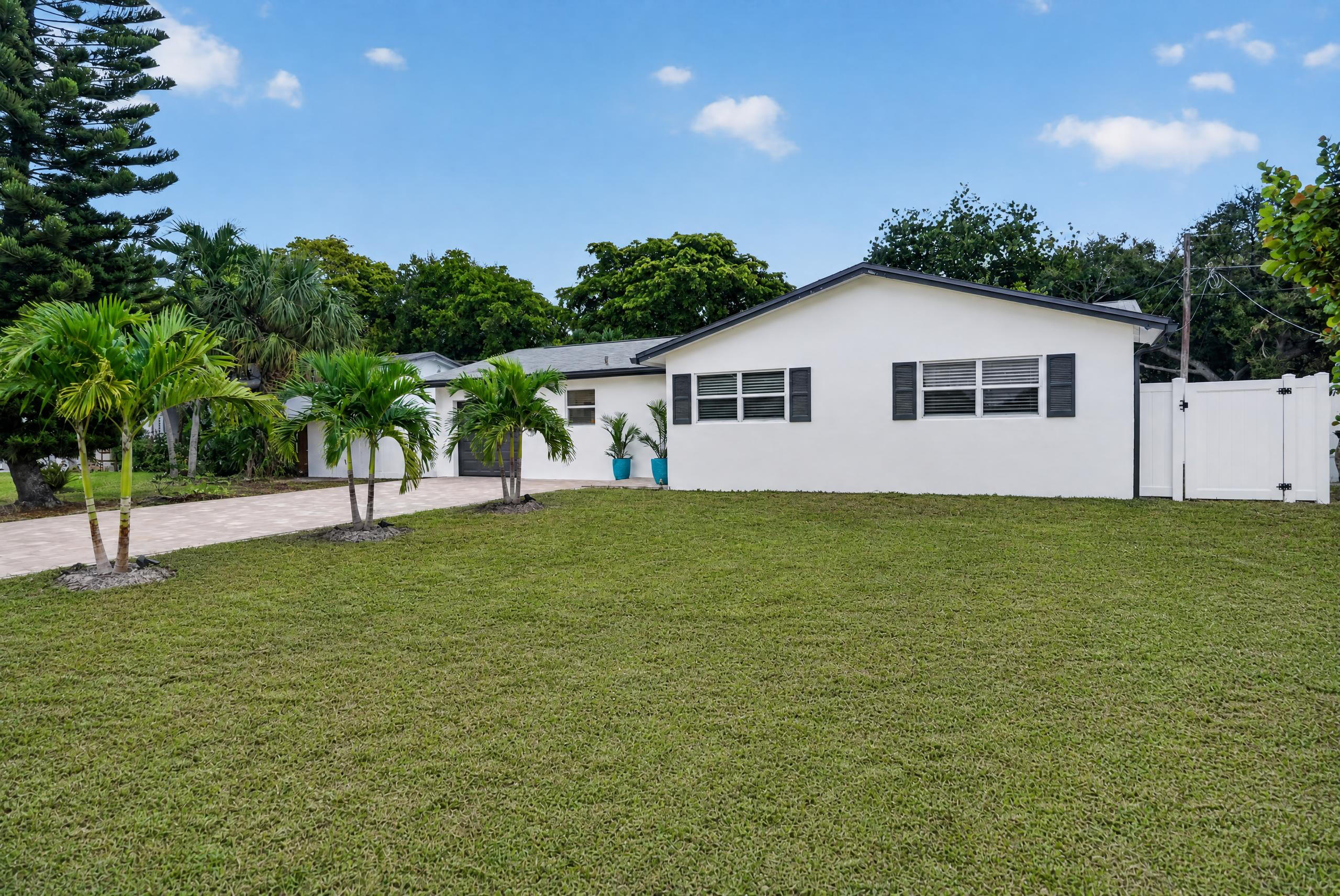 2521 Jaeger Drive Property Photo 3