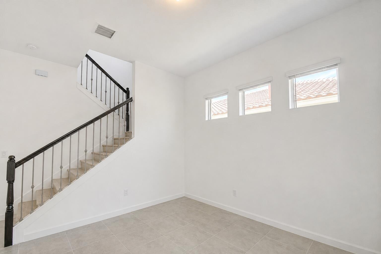 1000 Sterling Pine Place Property Photo 3