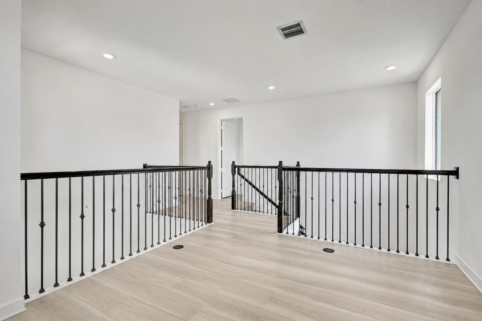 1000 Sterling Pine Place Property Photo 12