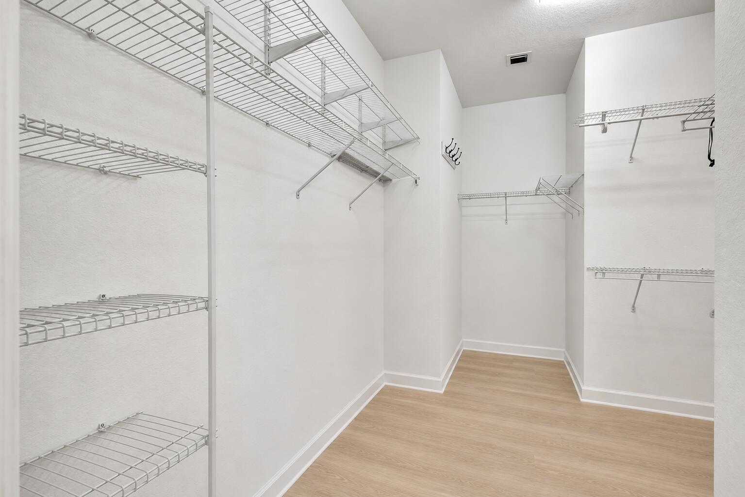 1000 Sterling Pine Place Property Photo 19