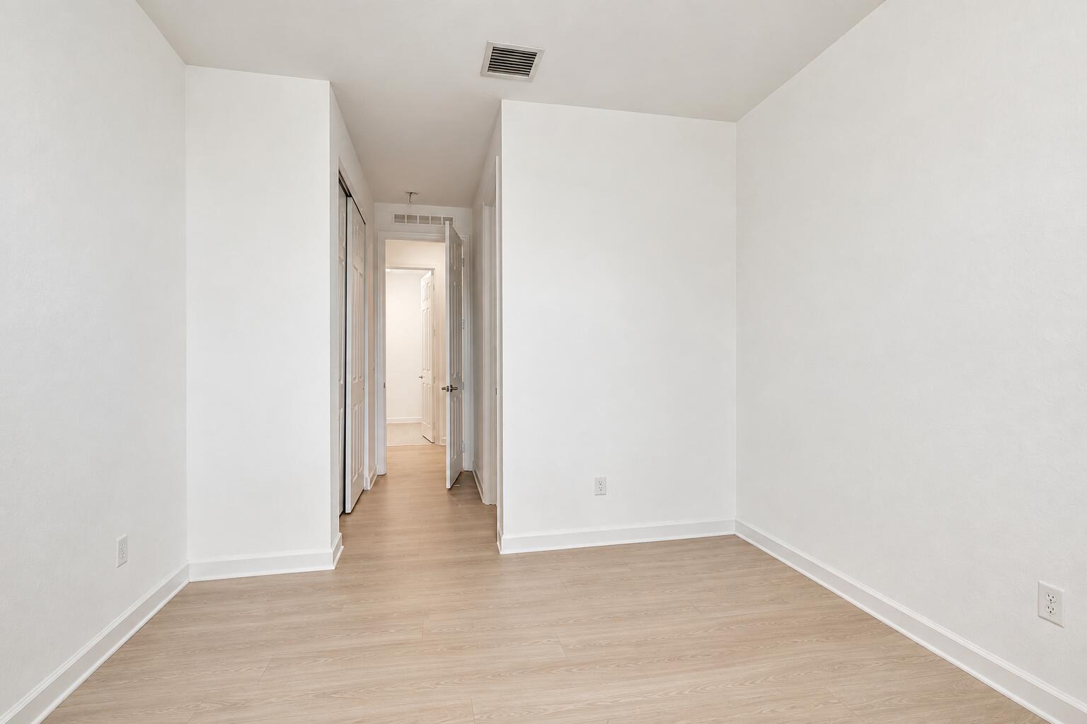 1000 Sterling Pine Place Property Photo 22