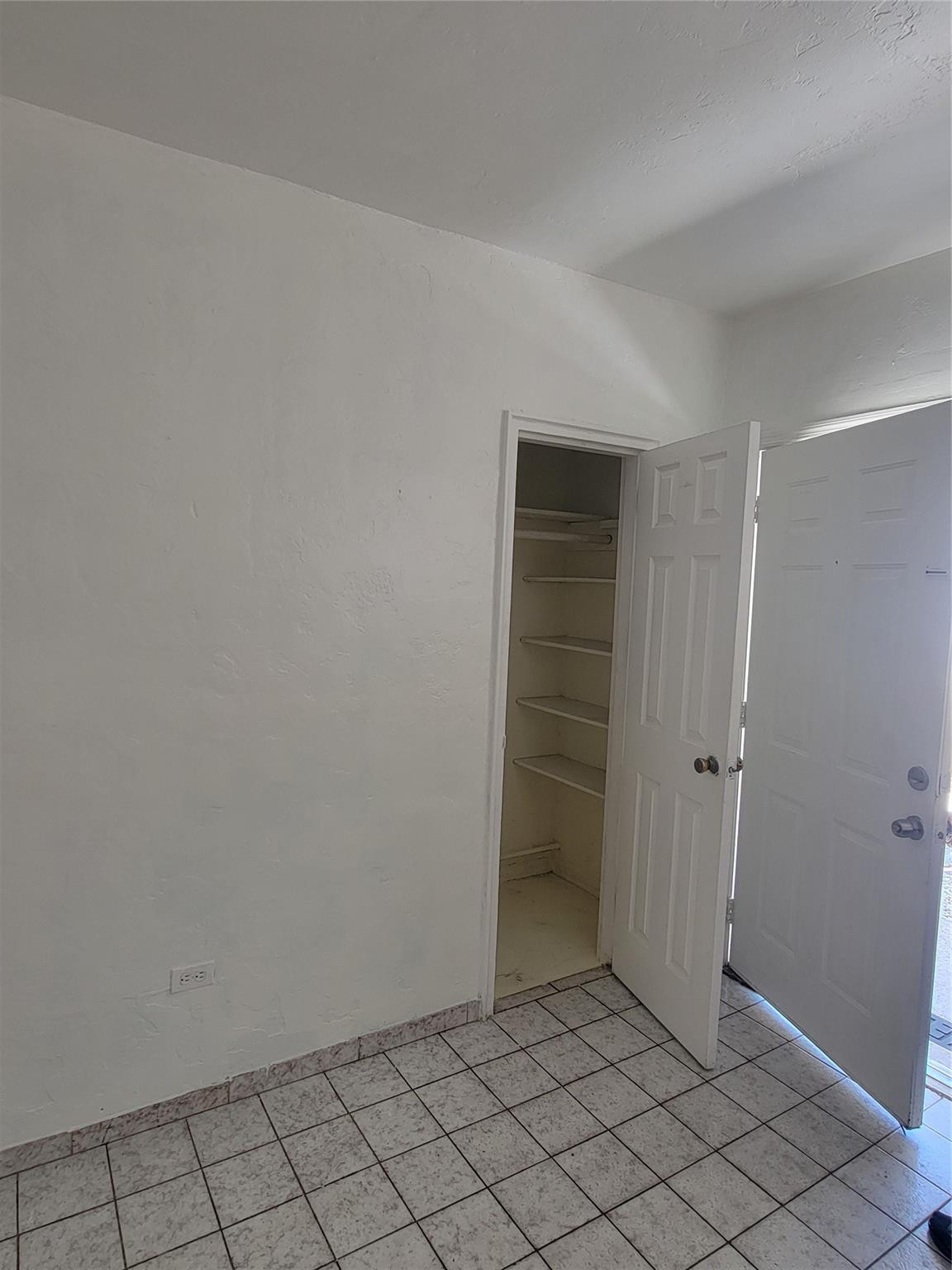 1822 Johnson Street Property Photo 5