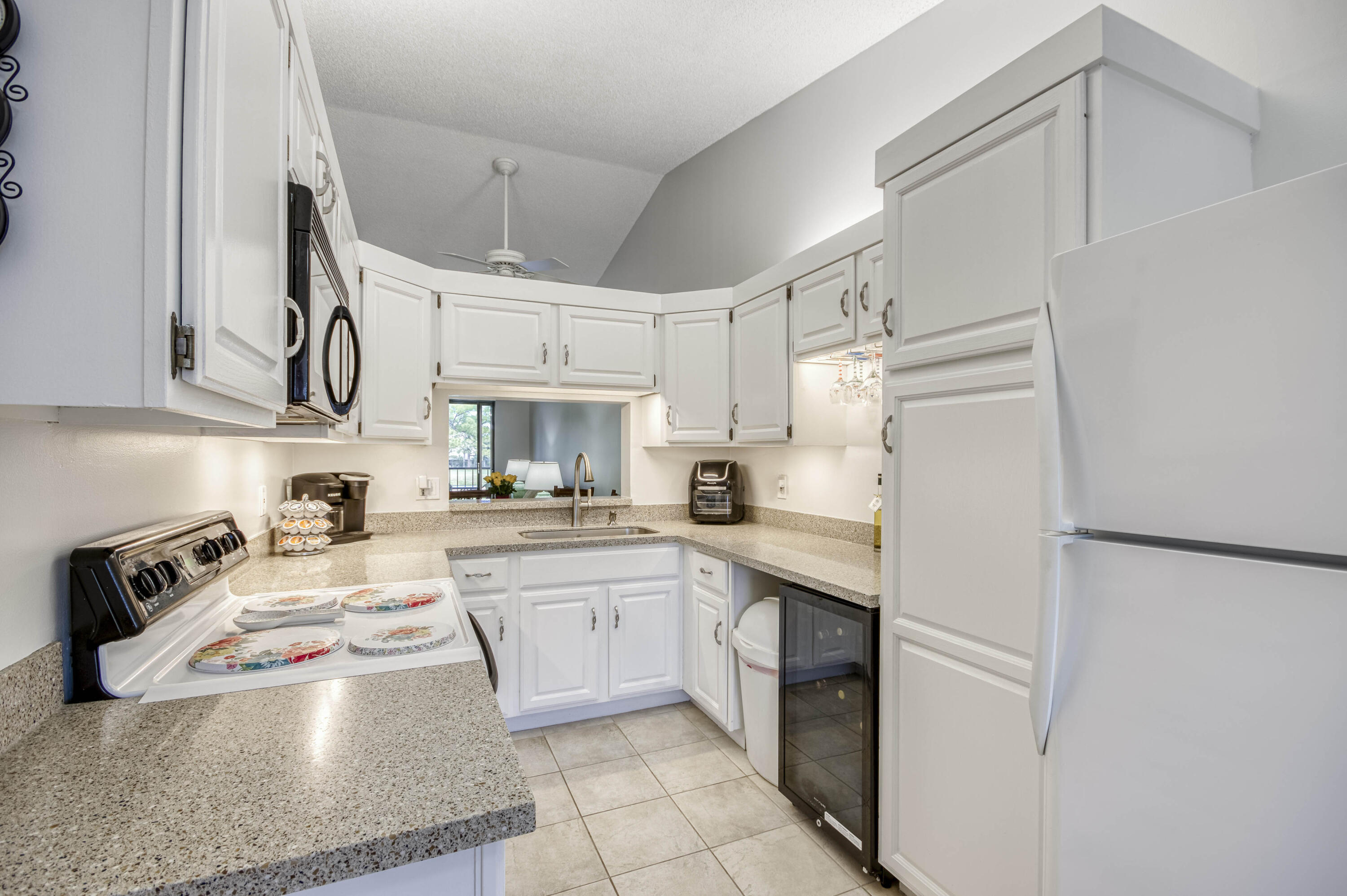 1132 Keystone Drive A Property Photo 3