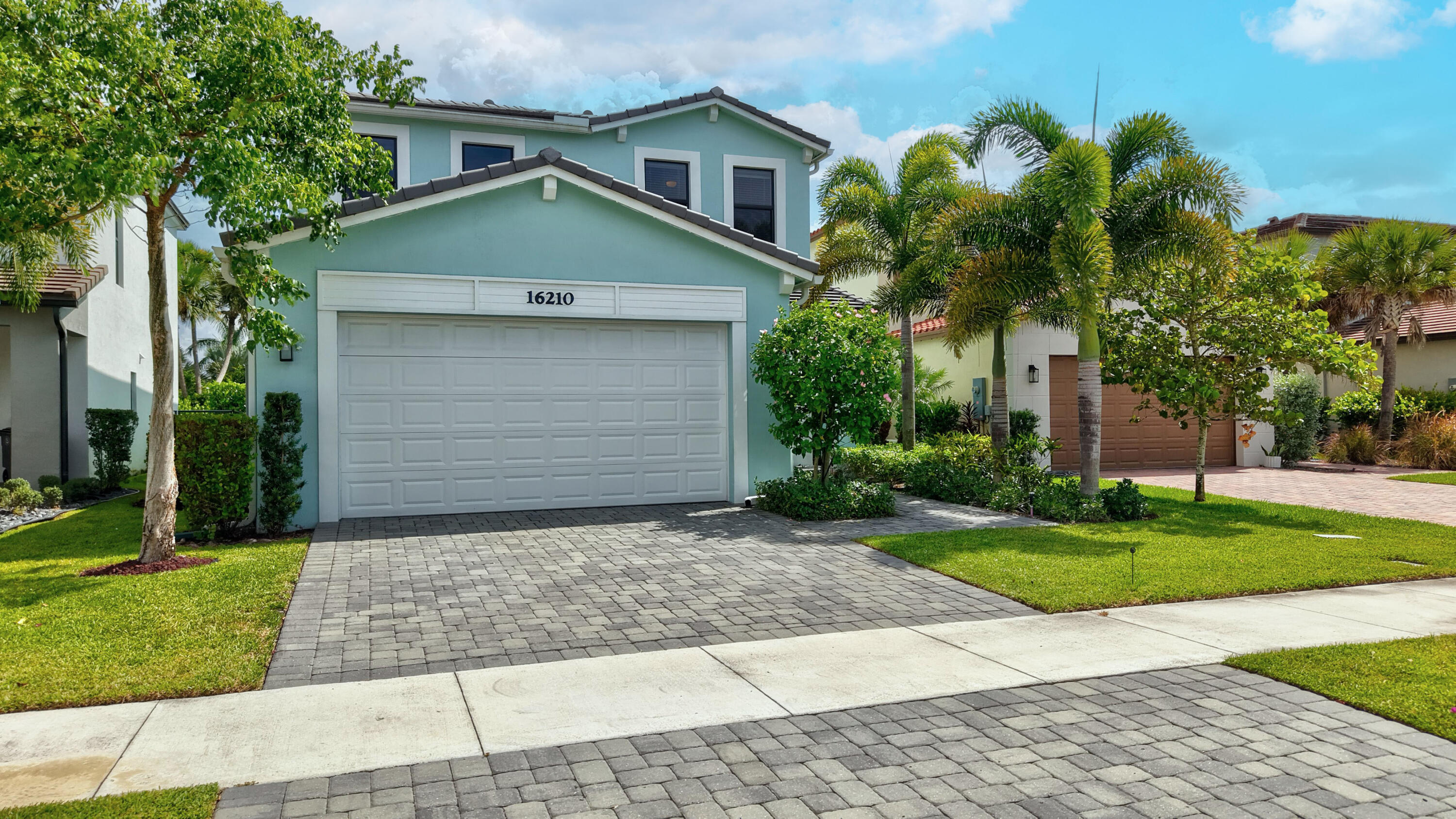 16210 Sandy Shore Drive Property Photo 1