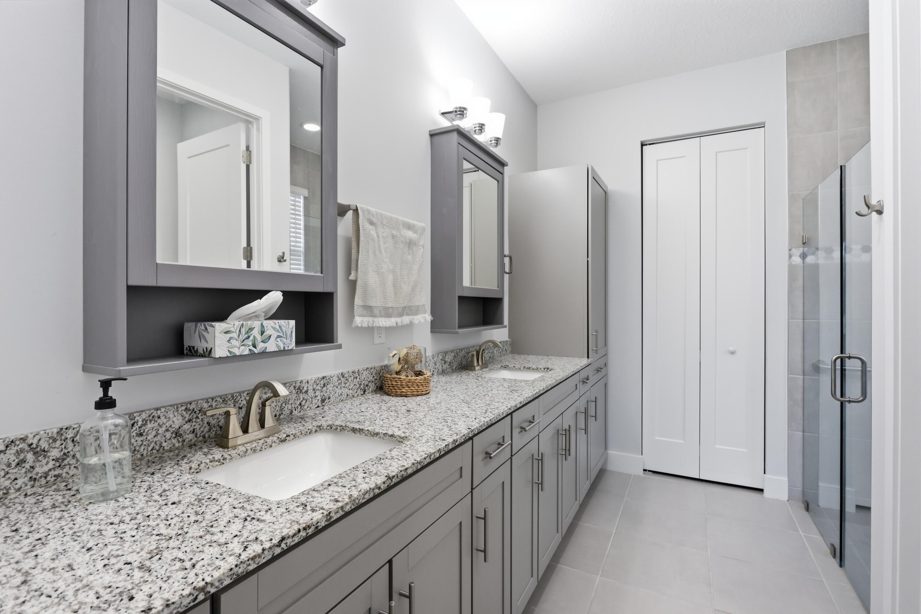 16210 Sandy Shore Drive Property Photo 5