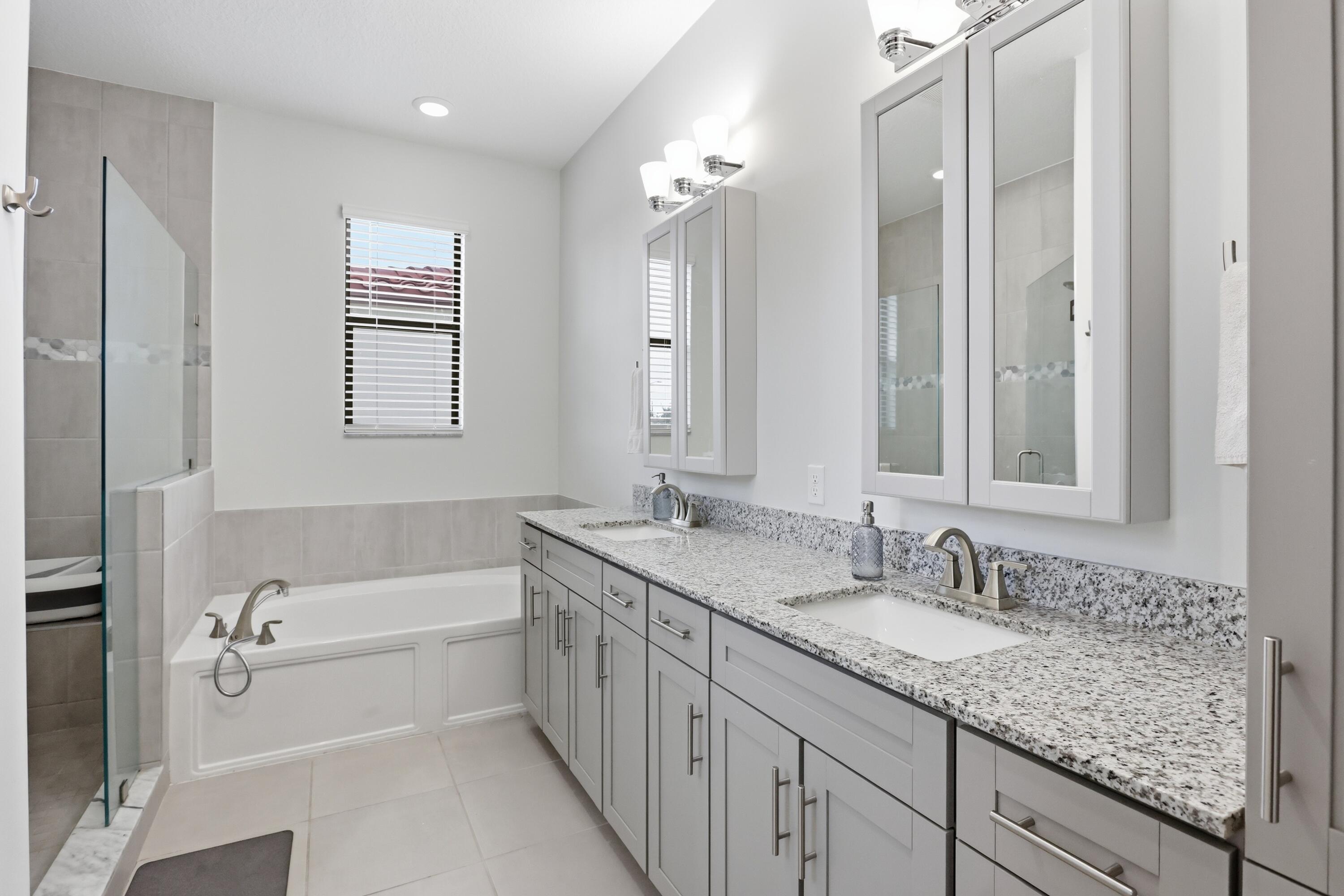 16210 Sandy Shore Drive Property Photo 6