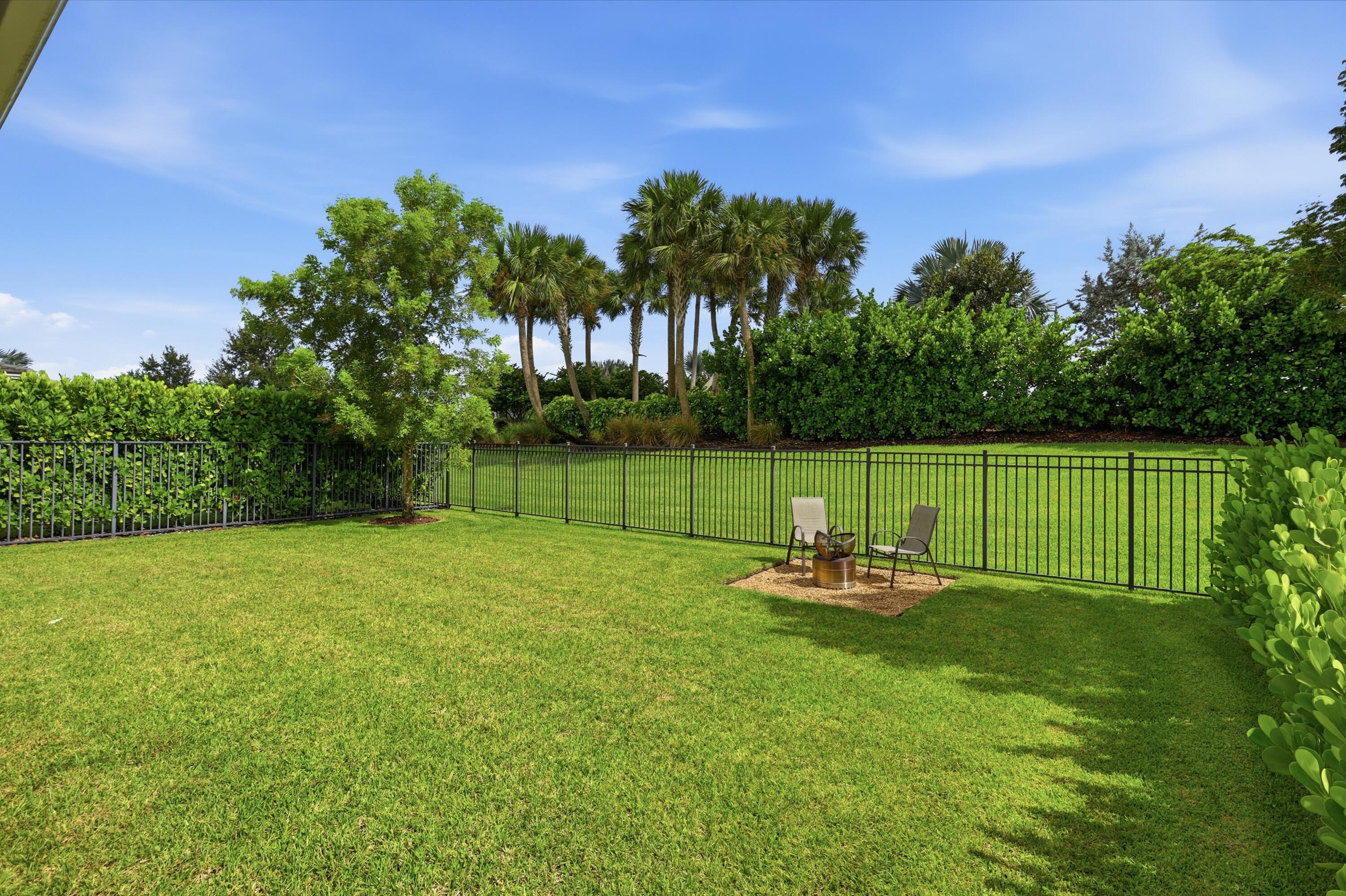 16210 Sandy Shore Drive Property Photo 7
