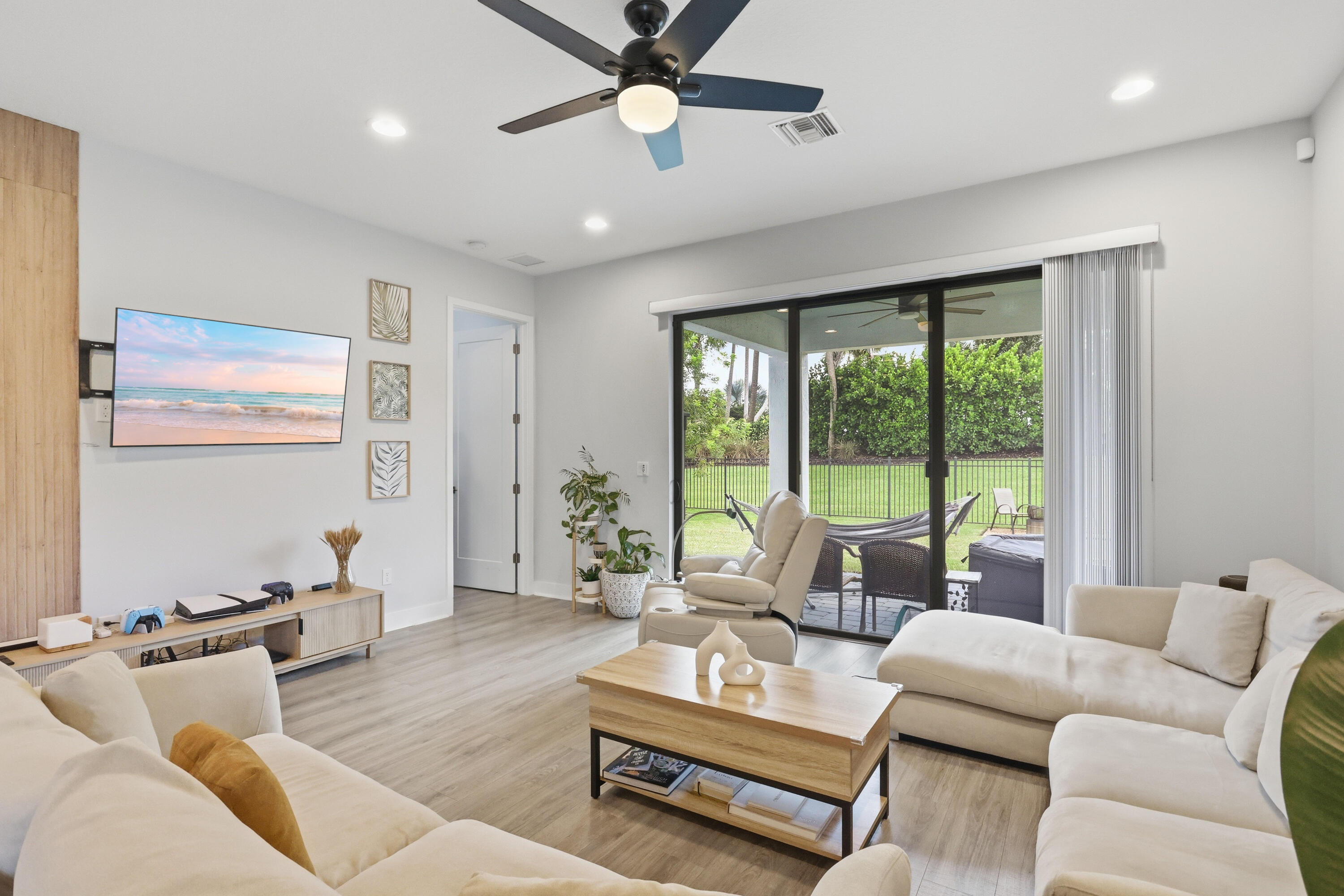 16210 Sandy Shore Drive Property Photo 18