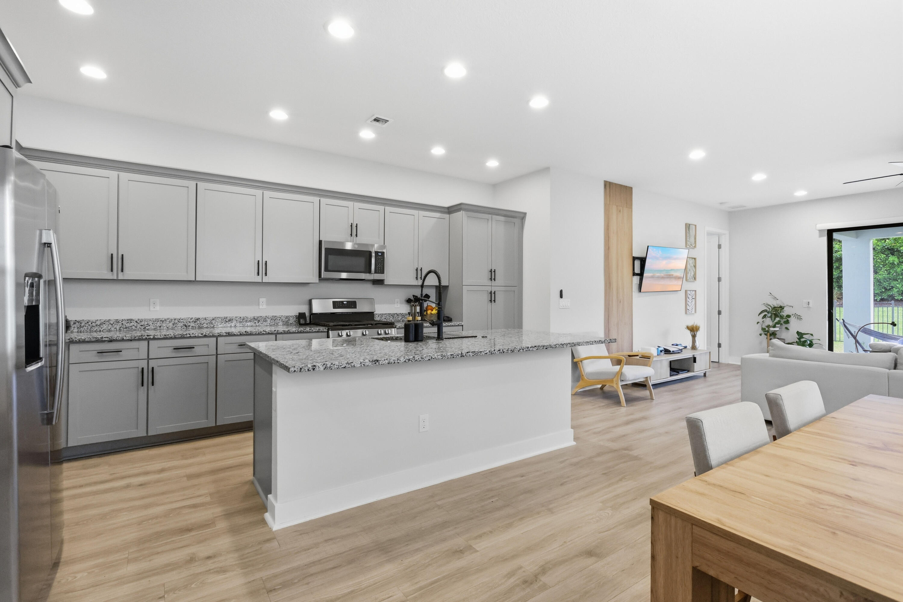 16210 Sandy Shore Drive Property Photo 19