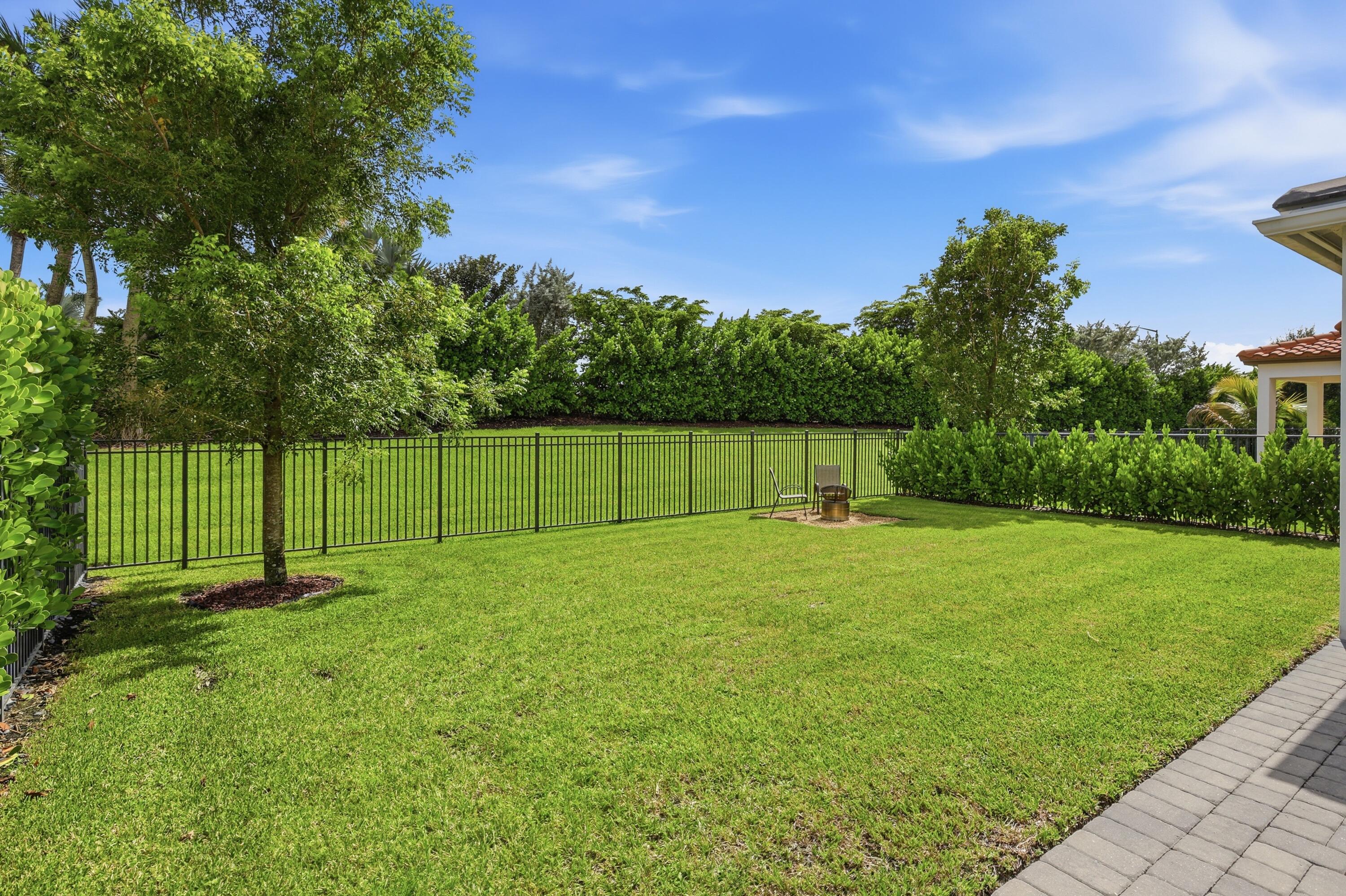 16210 Sandy Shore Drive Property Photo 44