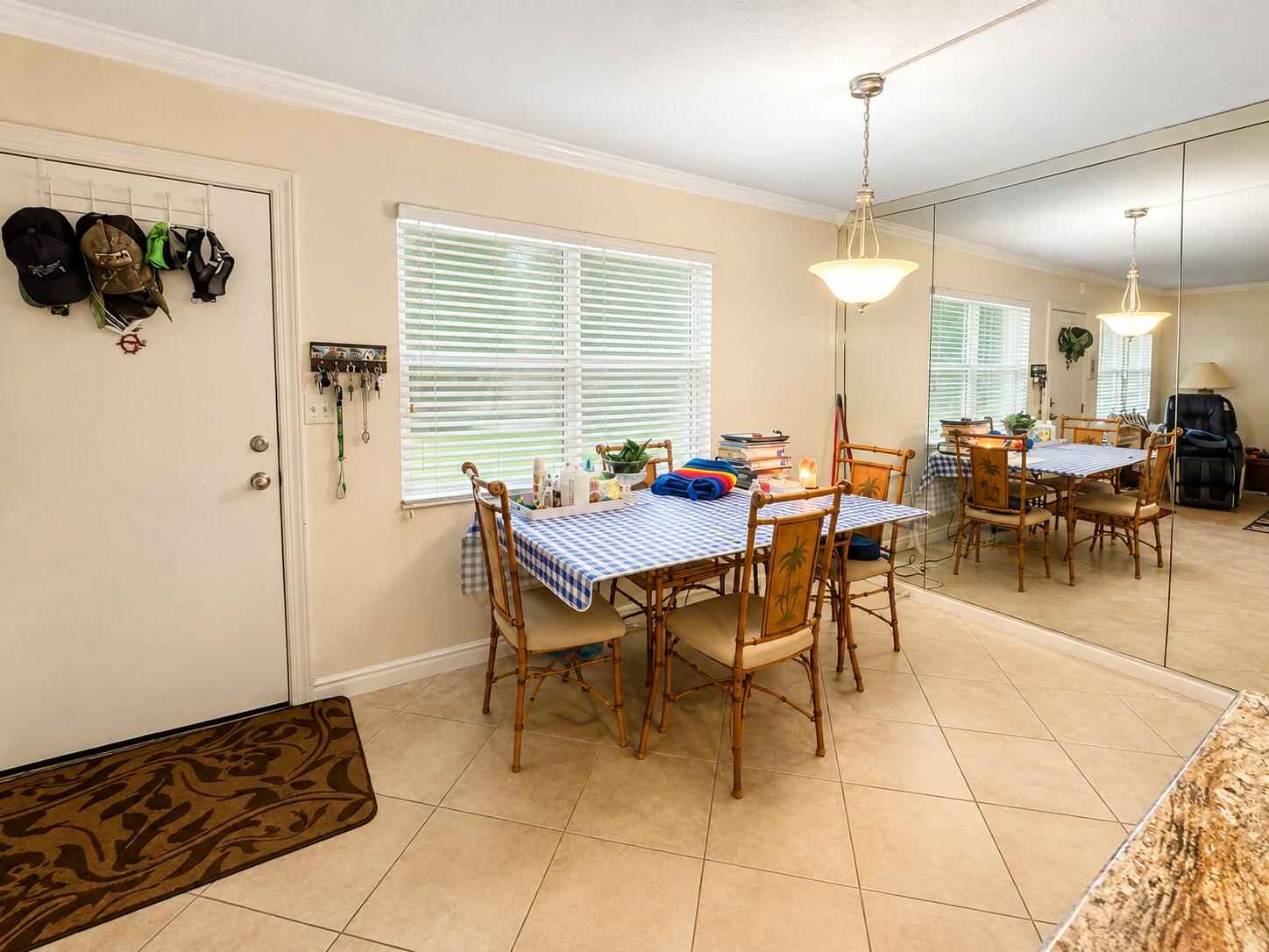1901 Bermuda Circle B1 Property Photo 4