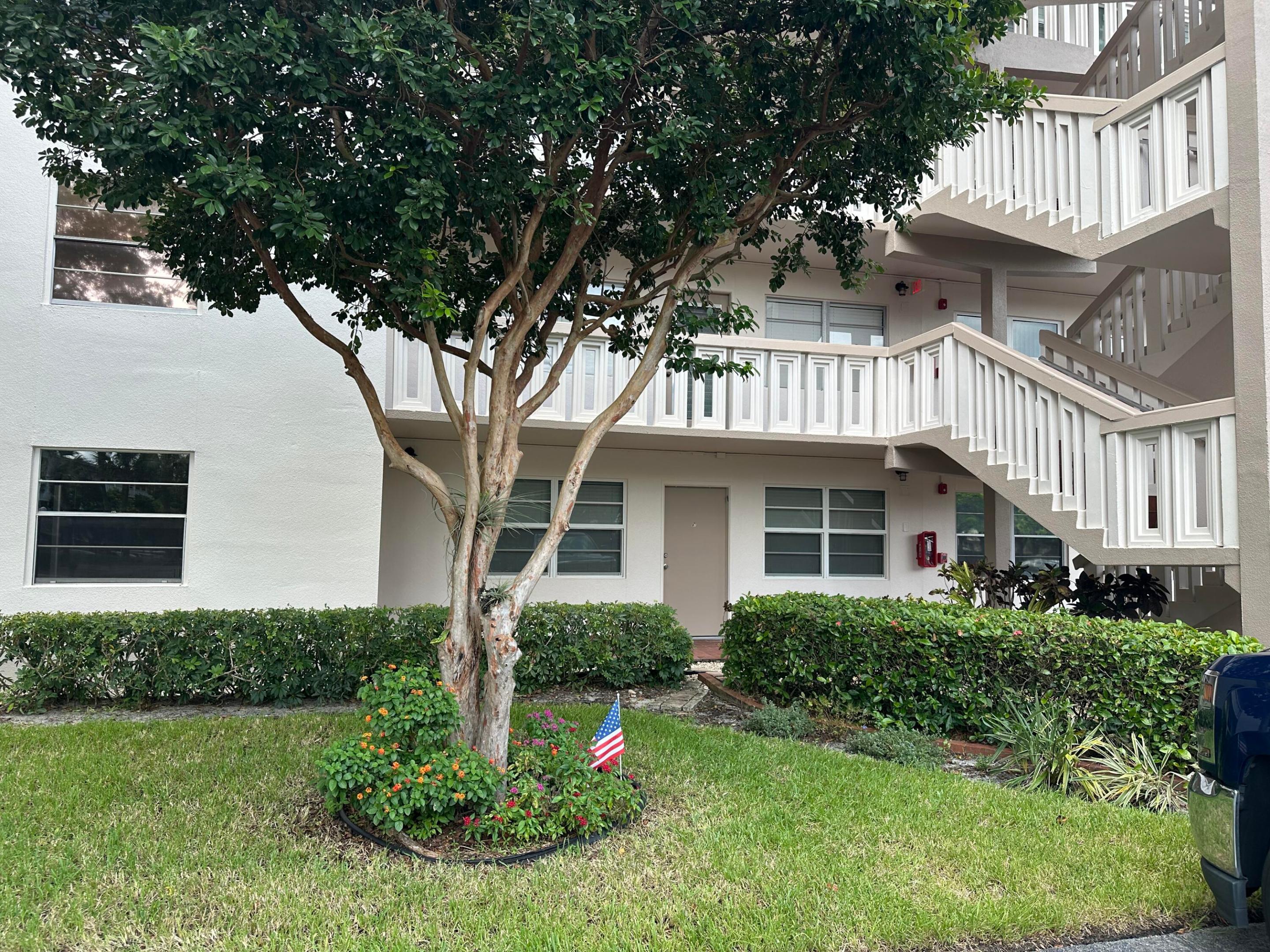 1901 Bermuda Circle B1 Property Photo 20