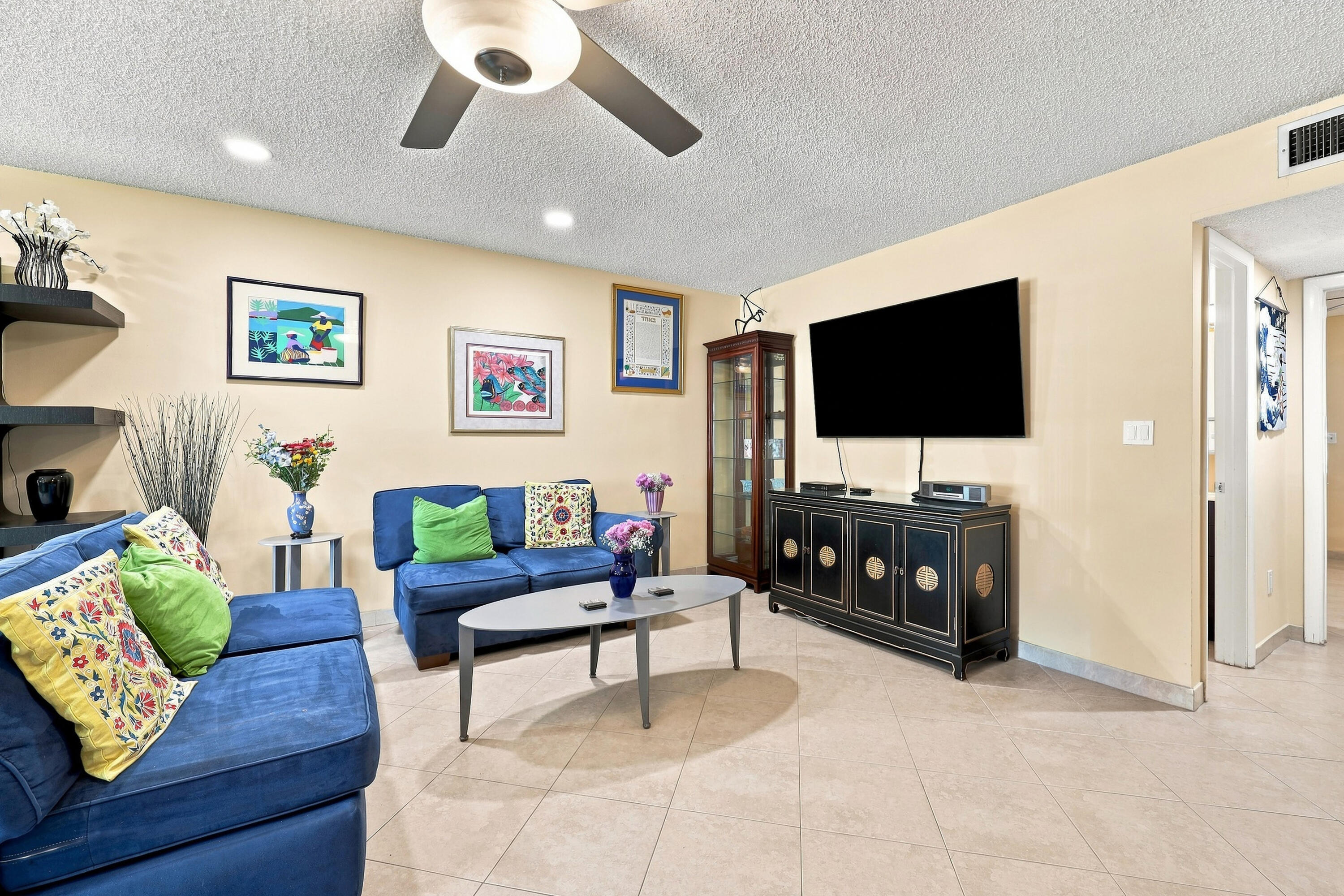 415 High Point Boulevard B Property Photo 5