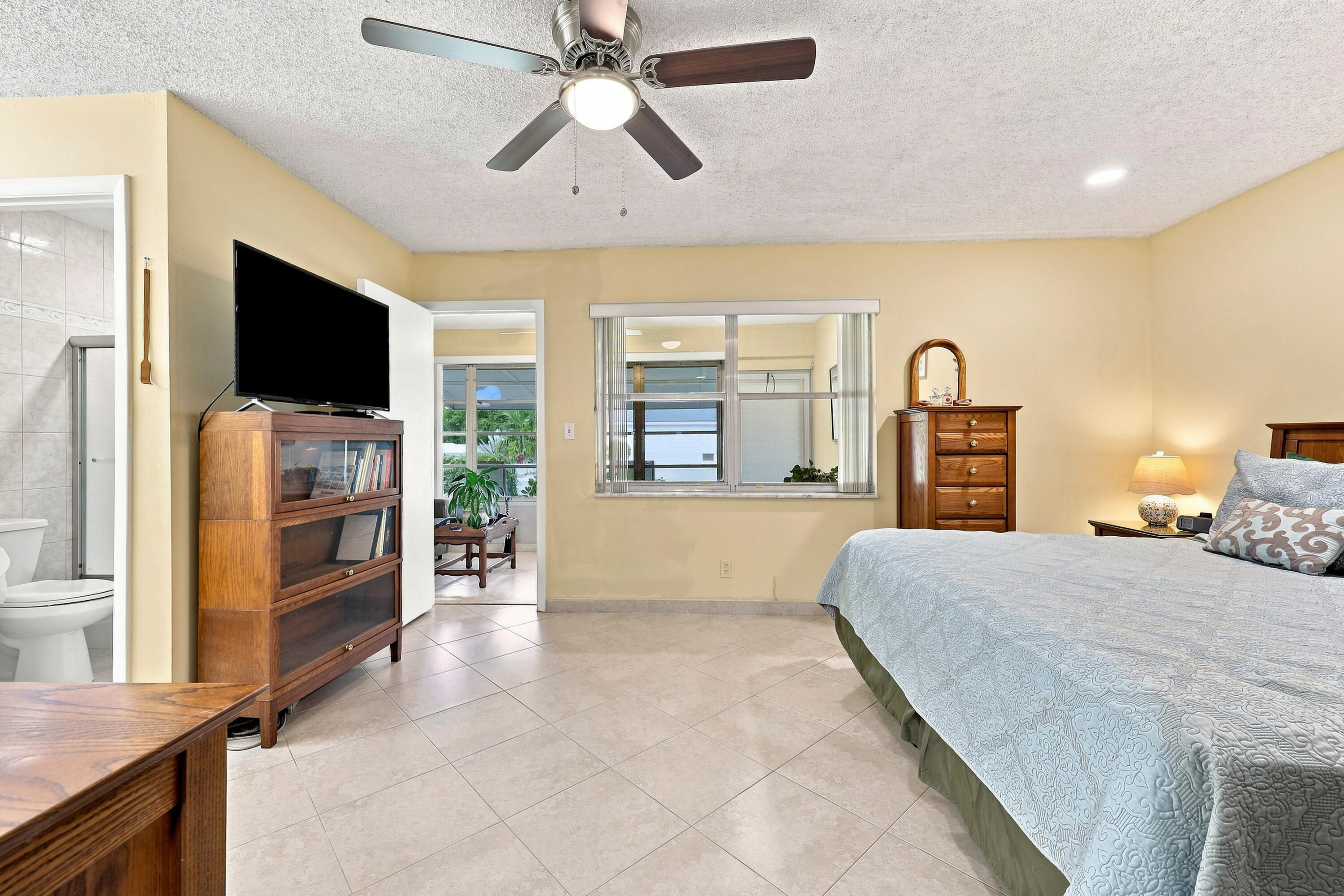415 High Point Boulevard B Property Photo 14