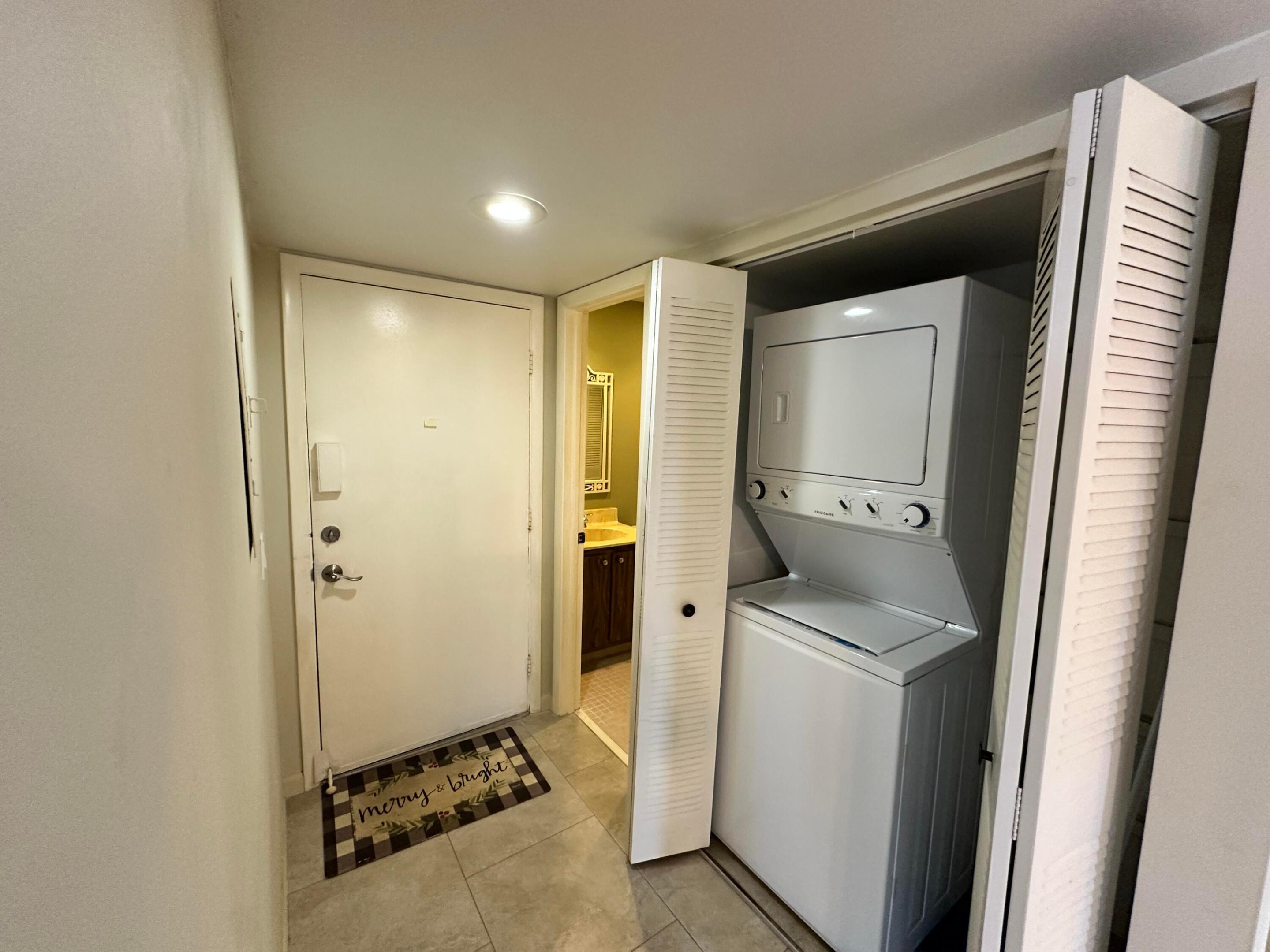123 Capri C Property Photo 3