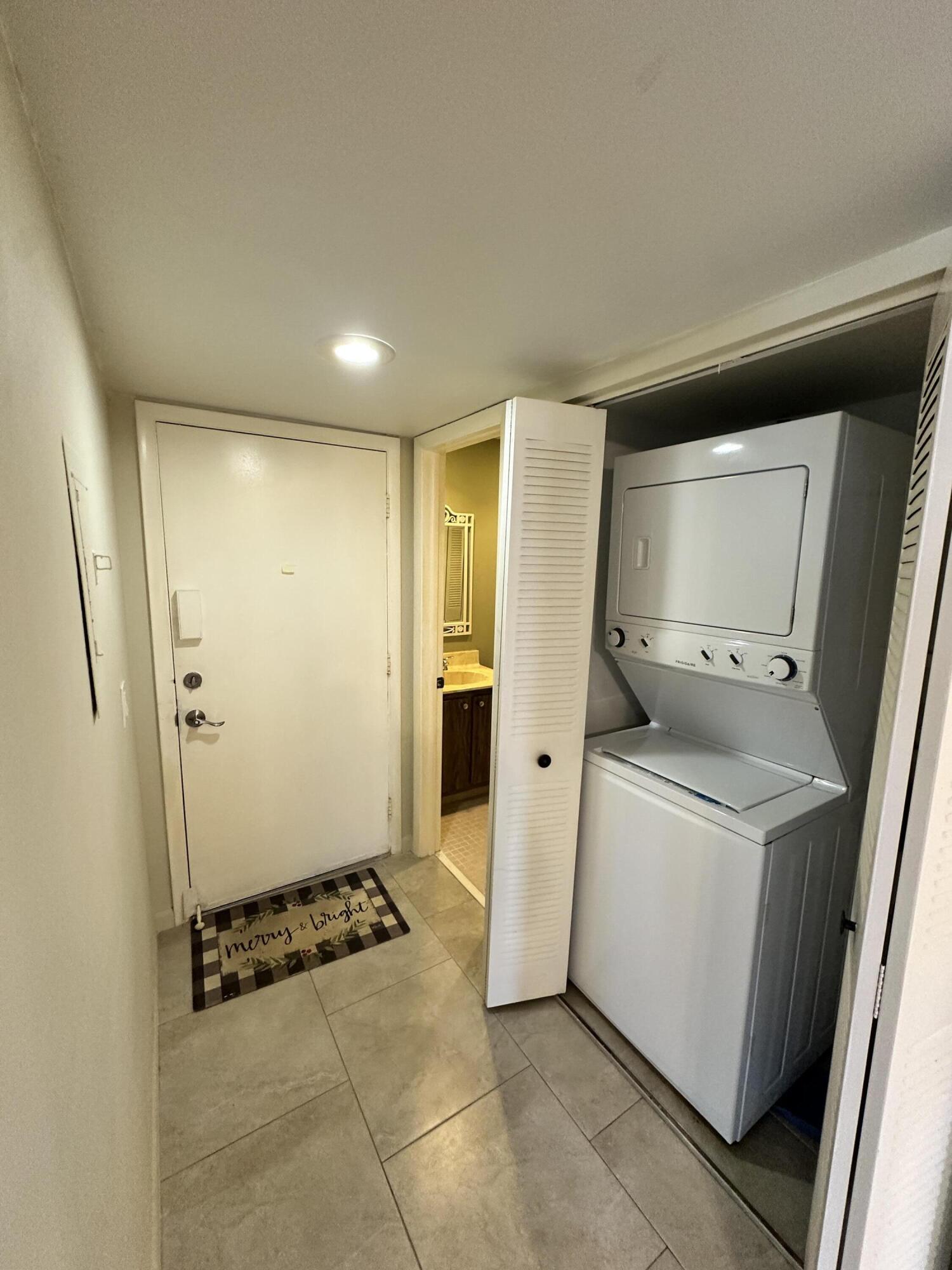 123 Capri C Property Photo 5