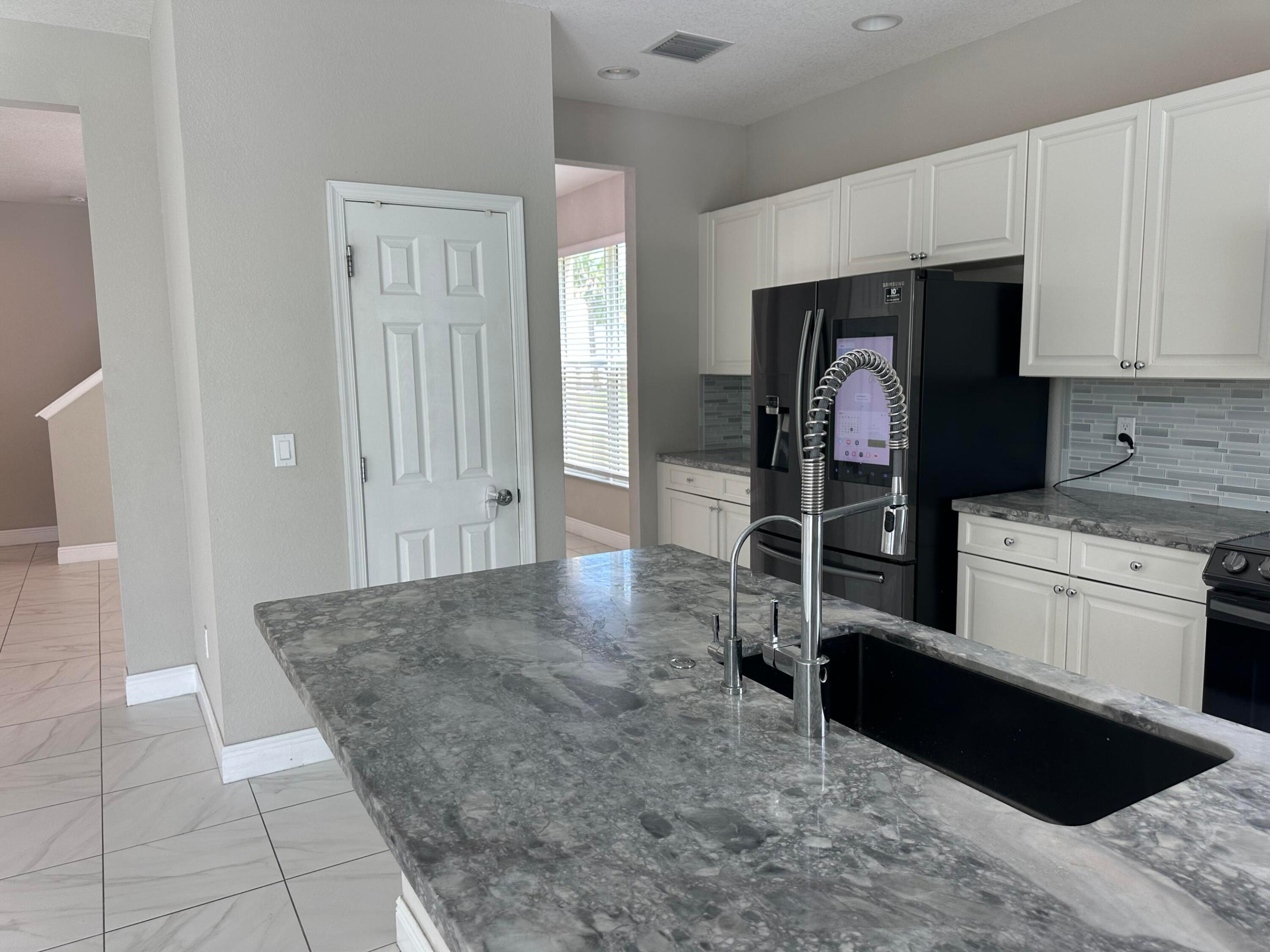 2010 Nw Cataluna Circle Property Photo 33
