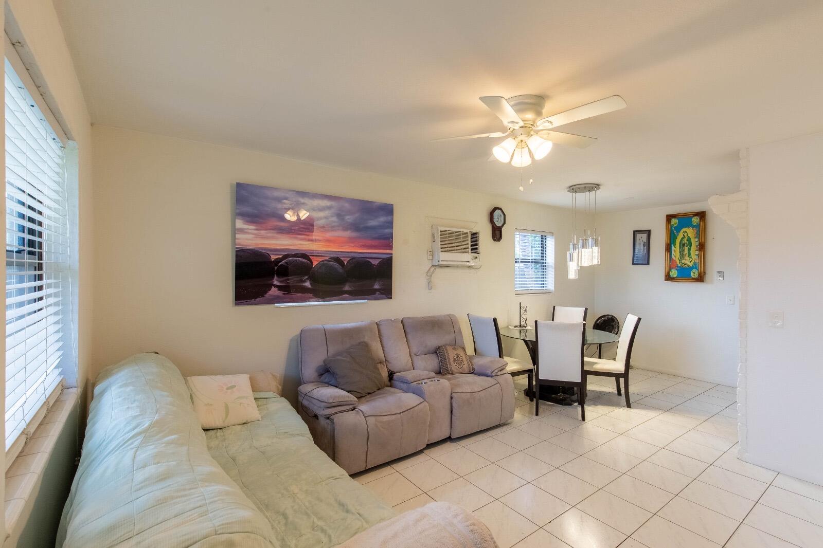 172 Jamaica Drive Property Photo 8