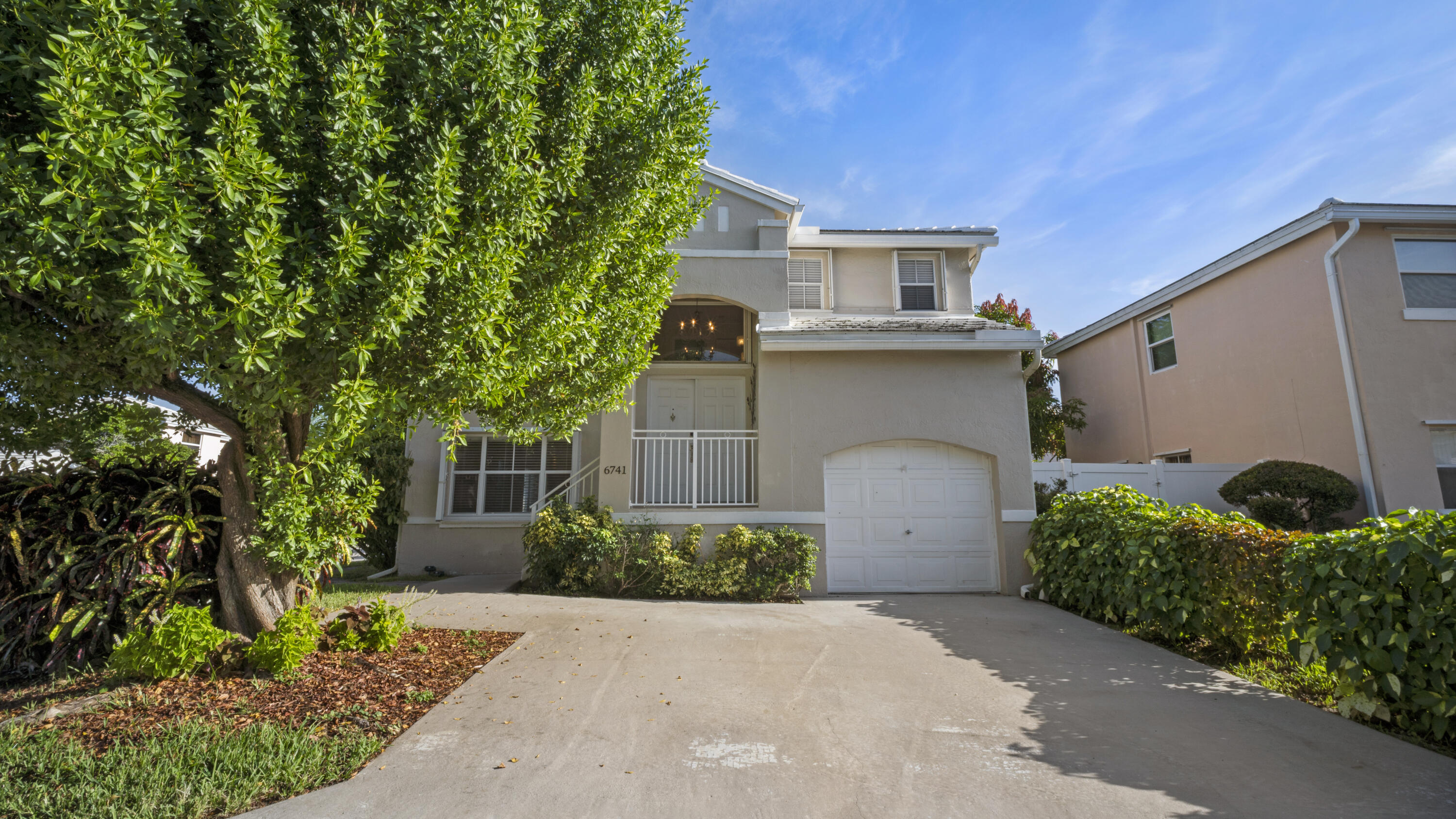 6741 Fern Street Property Photo 2