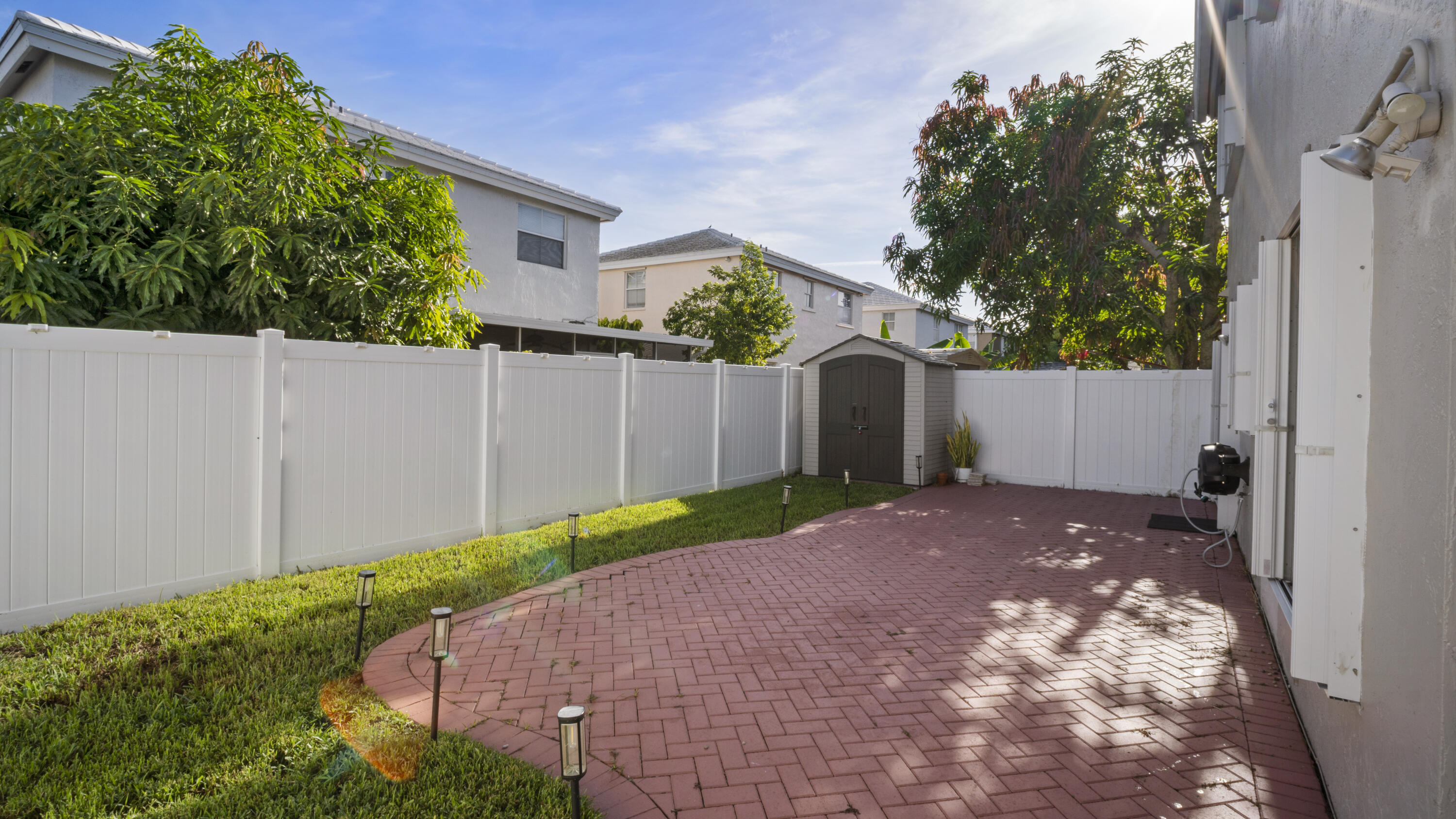 6741 Fern Street Property Photo 5