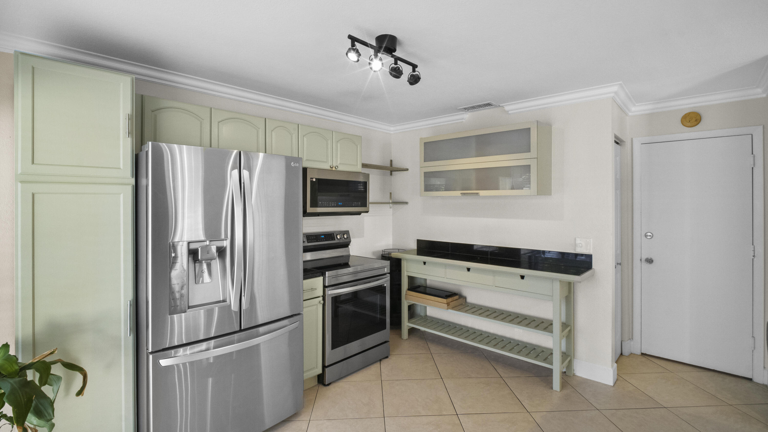 6741 Fern Street Property Photo 10
